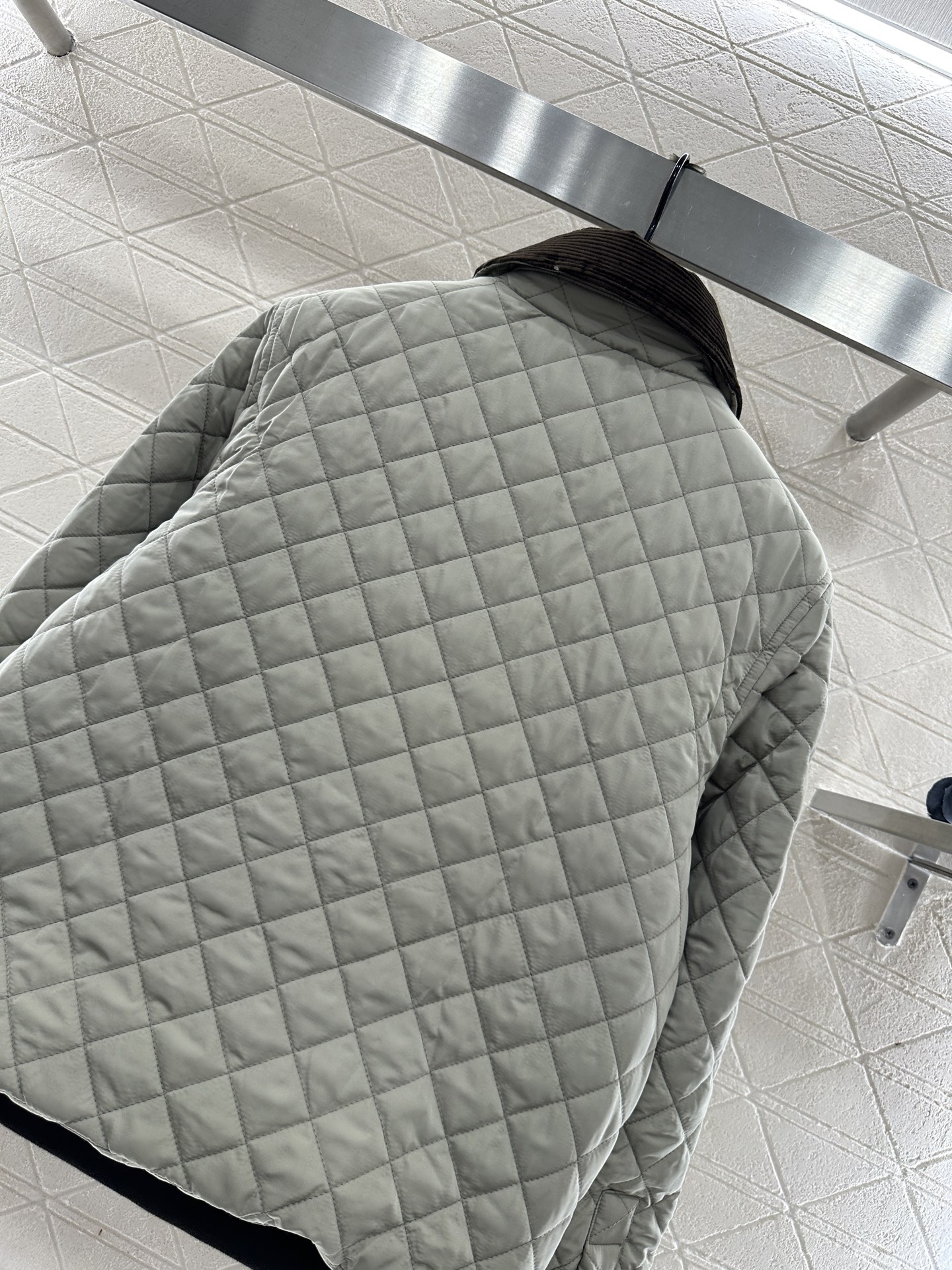 ♥Loew*♥2025新品上架 灯芯绒领菱格纹棉服外套定制YB防风防水尼龙材质，羽绒棉填充内里，整件轻盈