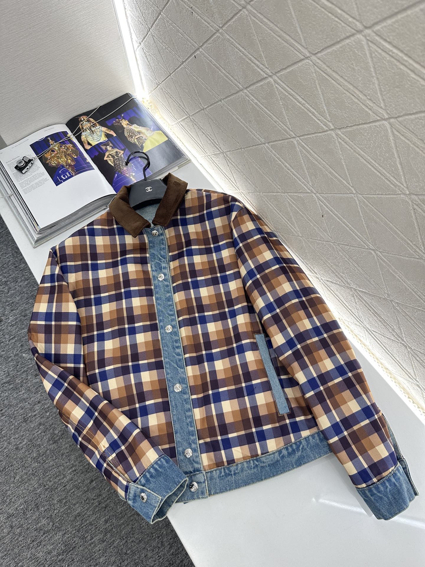 ♥Louis vuitto*♥2025新品上架 两面穿格纹翻领牛仔外套定制YB斜纹棉牛仔材质，质感复古，