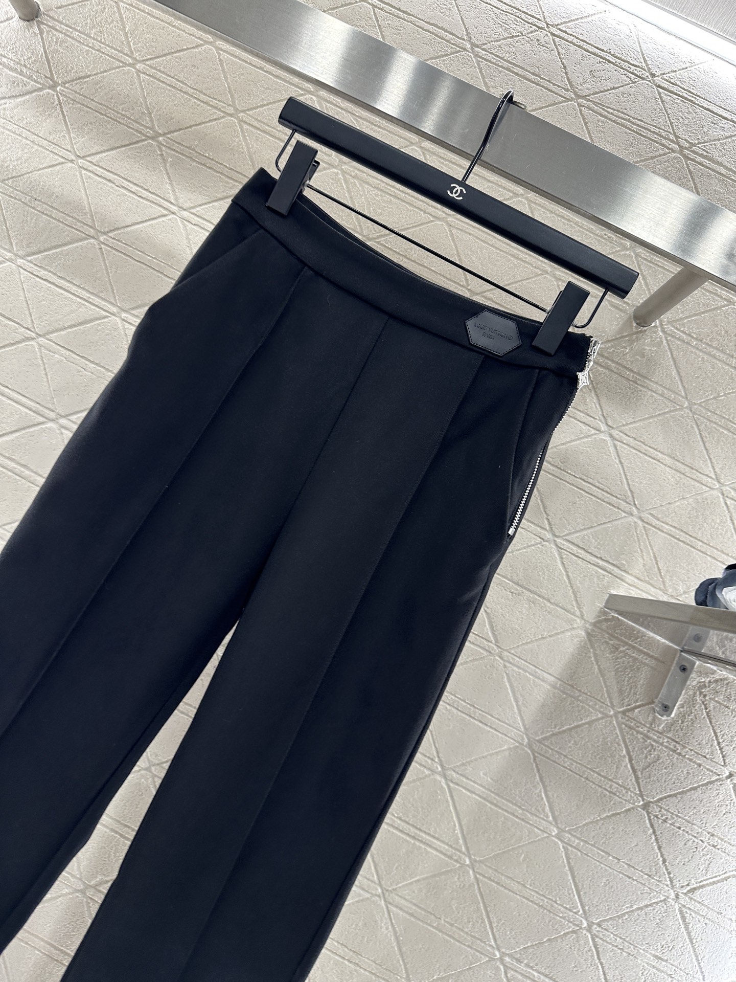 ♥Louis vuitto*♥2025新品上架 侧腰拉链高弹长裤定制YB进口高弹力材质，弹力舒适，高腰直