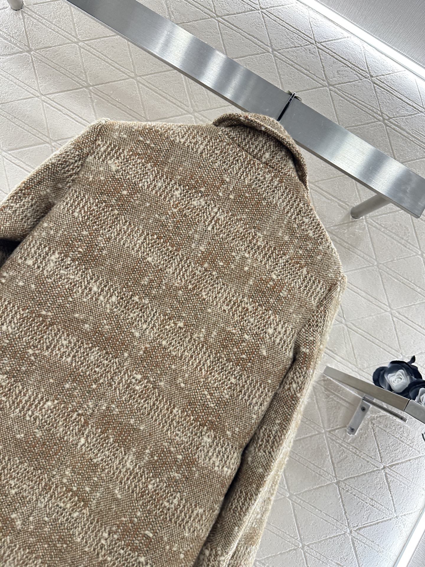 ♥Loro Plan*♥2025新品上架 翻领腰带西装外套定制YB进口丝毛材质，工艺处理，颗粒感十足，保