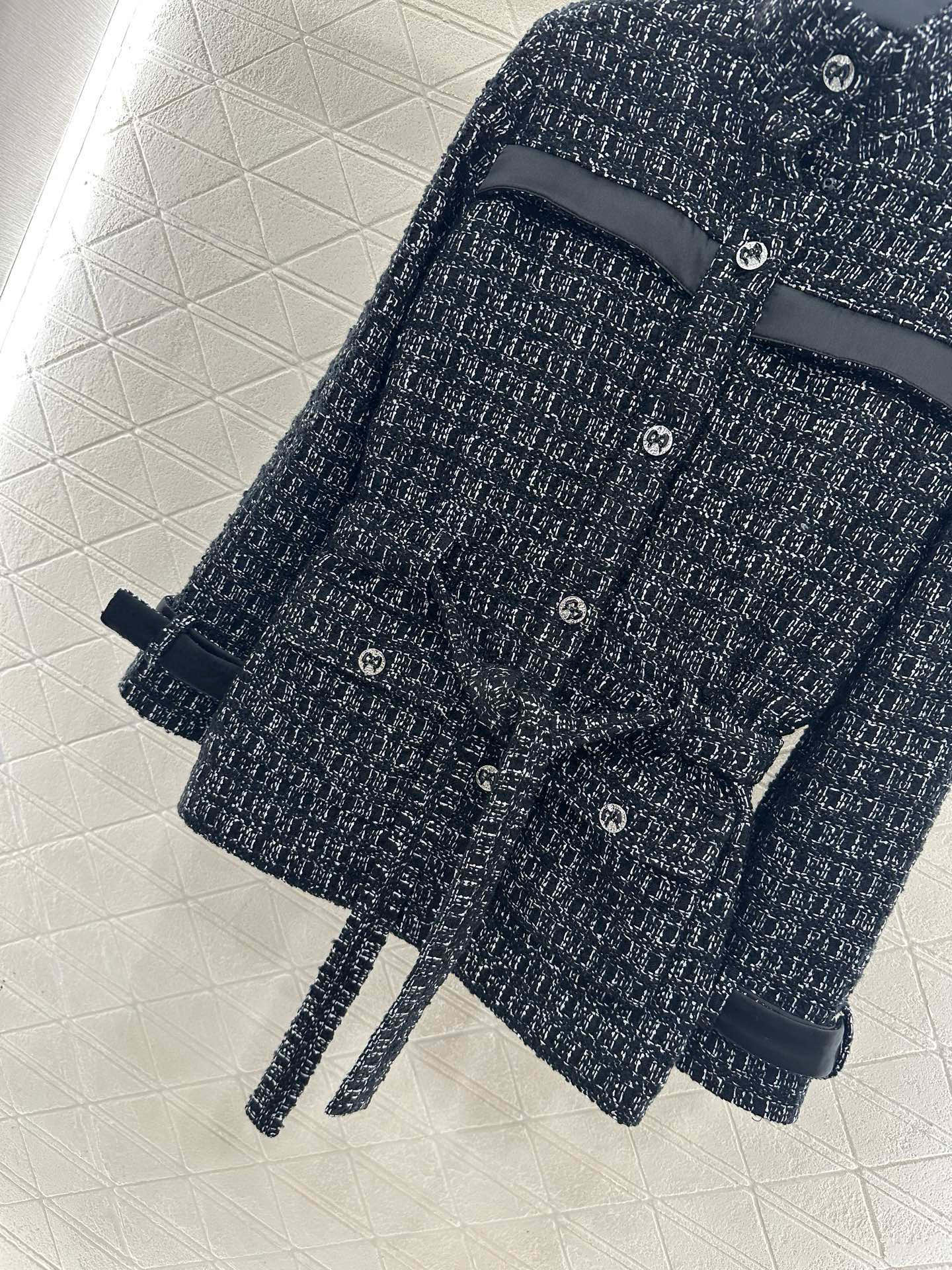 ♥Chane*♥2025新品上架 编织腰带洋装外套定制YB进口粗纺羊毛呢材质，肌理明显，毛料肉眼可见，质