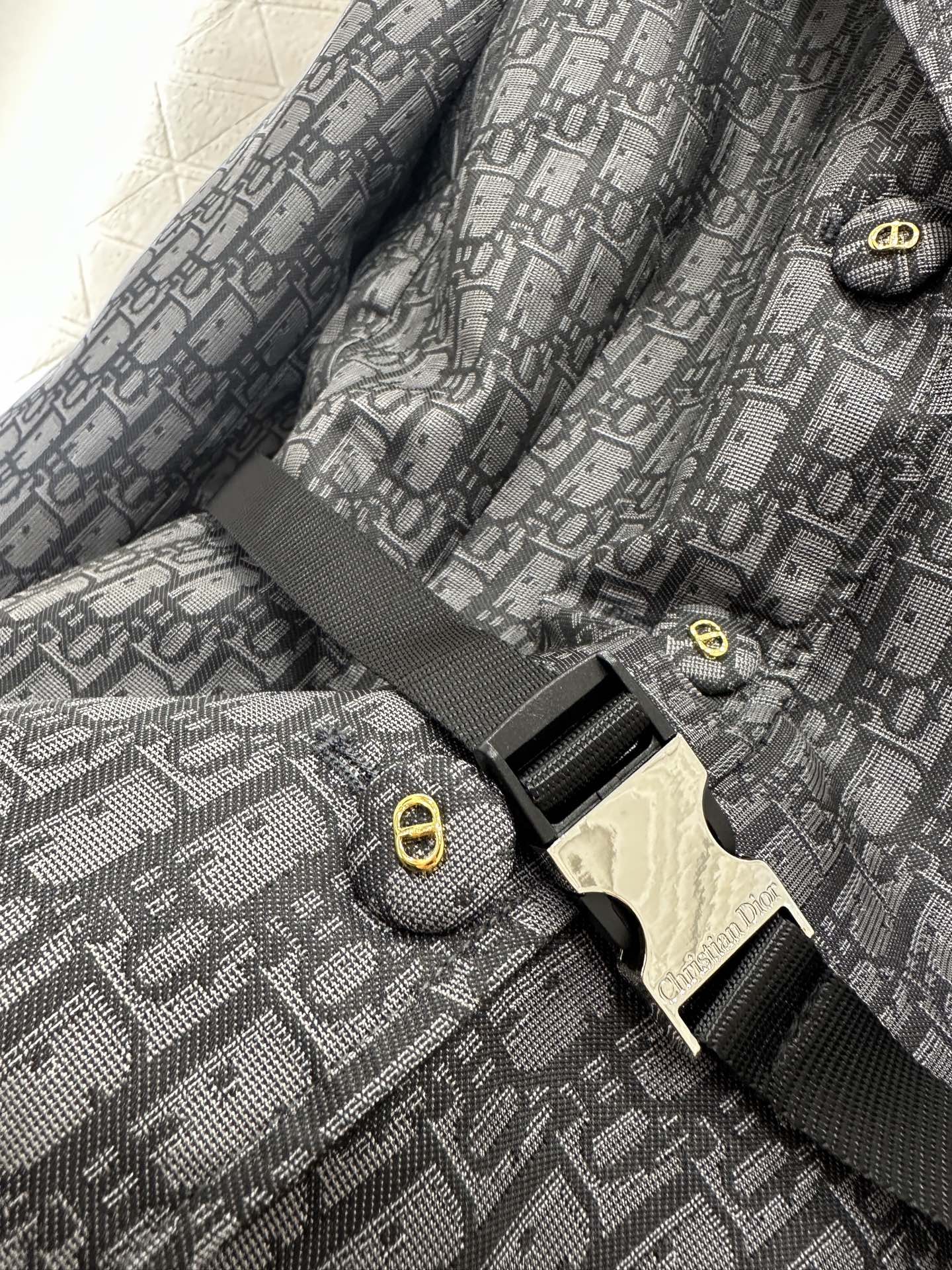 ♥Dio*♥2025新品上架 翻领提花西装外套定制YB提花棉材质，质感光泽，高级洋气，翻领西服剪裁，单排