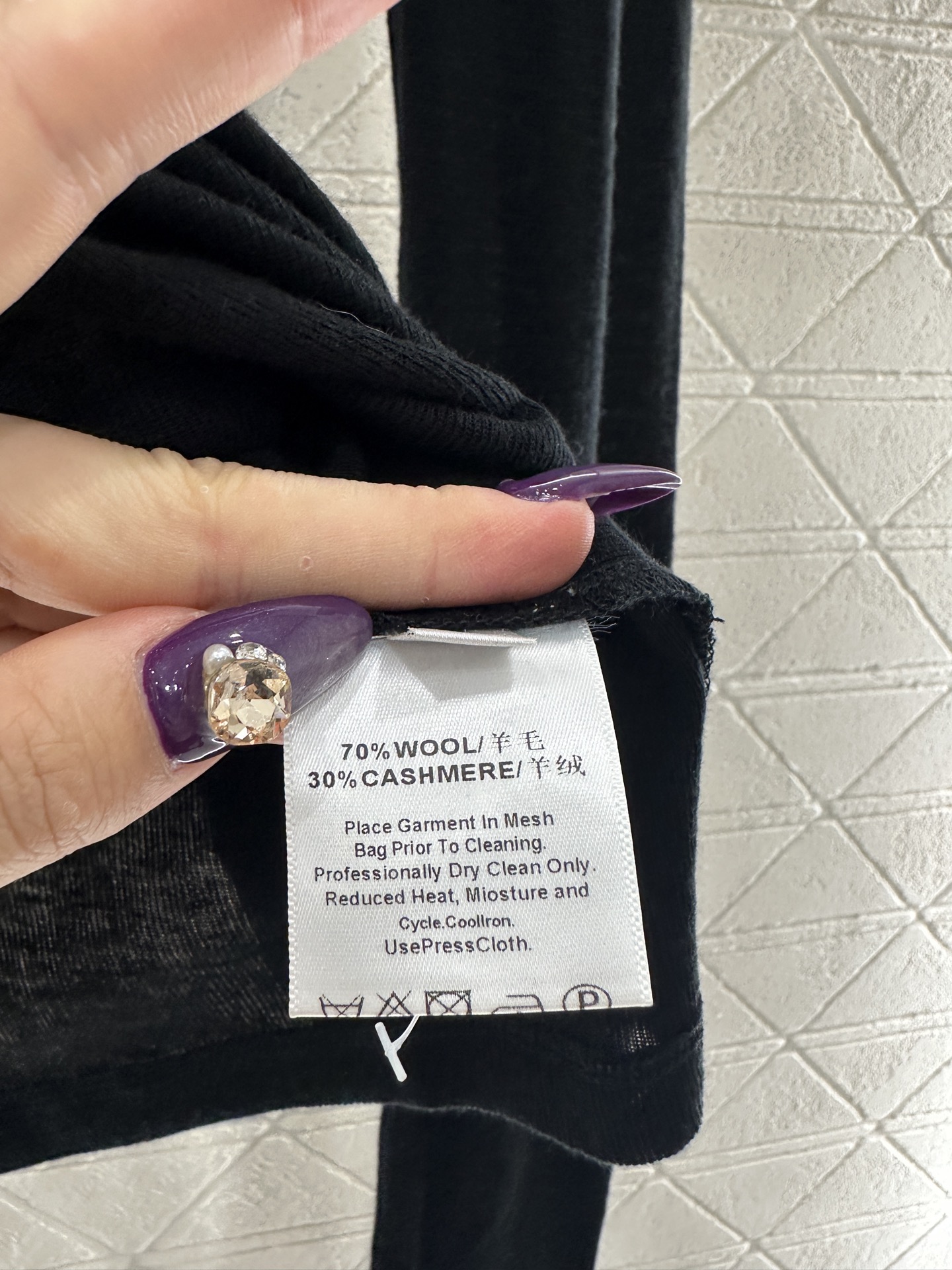 ♥Celin*♥2025新品上架 修身字母高领打底衫定制YB羊毛材质，质感舒适，弹力十足，修身高领打底裁