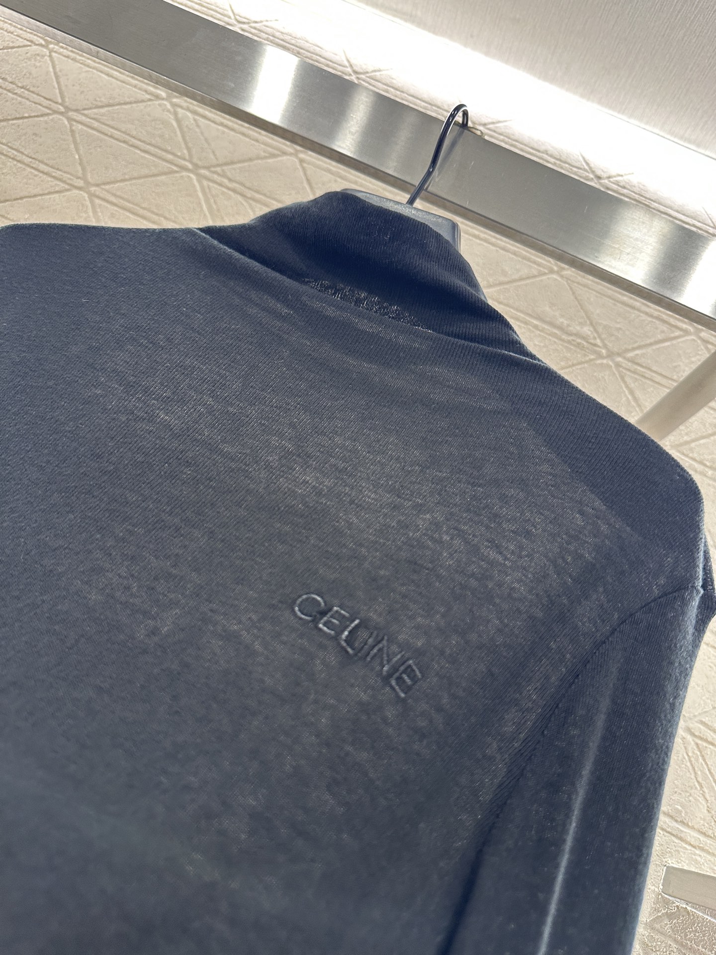 ♥Celin*♥2025新品上架 修身字母高领打底衫定制YB羊毛材质，质感舒适，弹力十足，修身高领打底裁