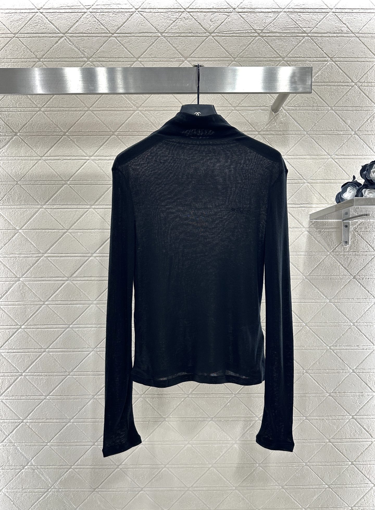 ♥Celin*♥2025新品上架 修身字母高领打底衫定制YB羊毛材质，质感舒适，弹力十足，修身高领打底裁
