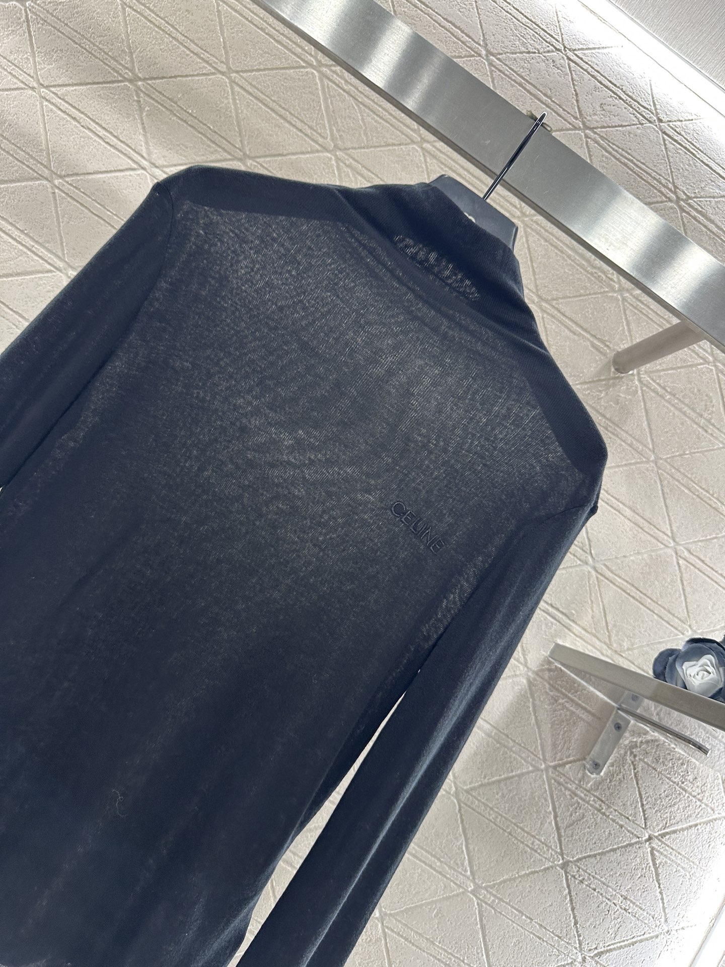 ♥Celin*♥2025新品上架 修身字母高领打底衫定制YB羊毛材质，质感舒适，弹力十足，修身高领打底裁