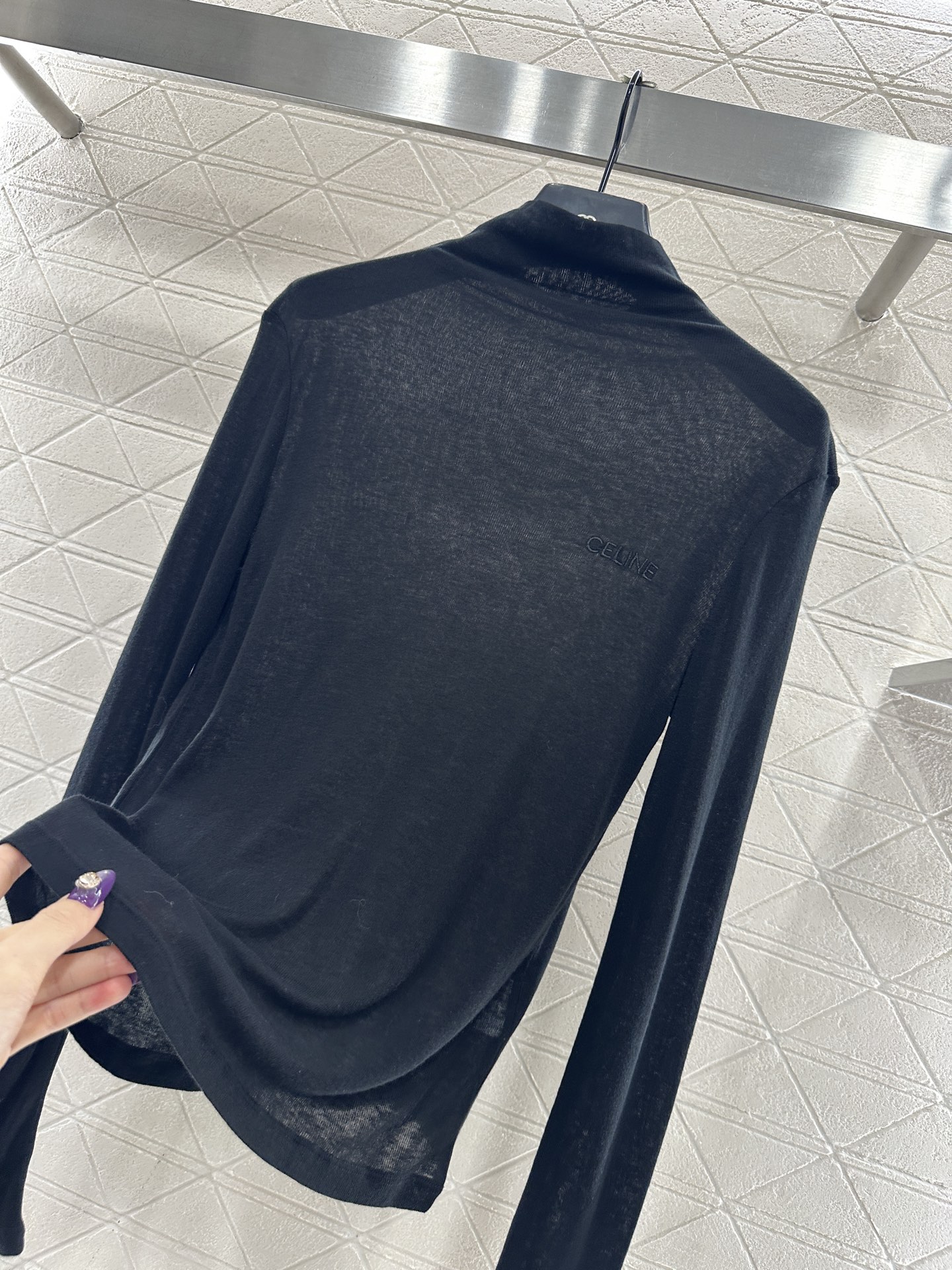 ♥Celin*♥2025新品上架 修身字母高领打底衫定制YB羊毛材质，质感舒适，弹力十足，修身高领打底裁