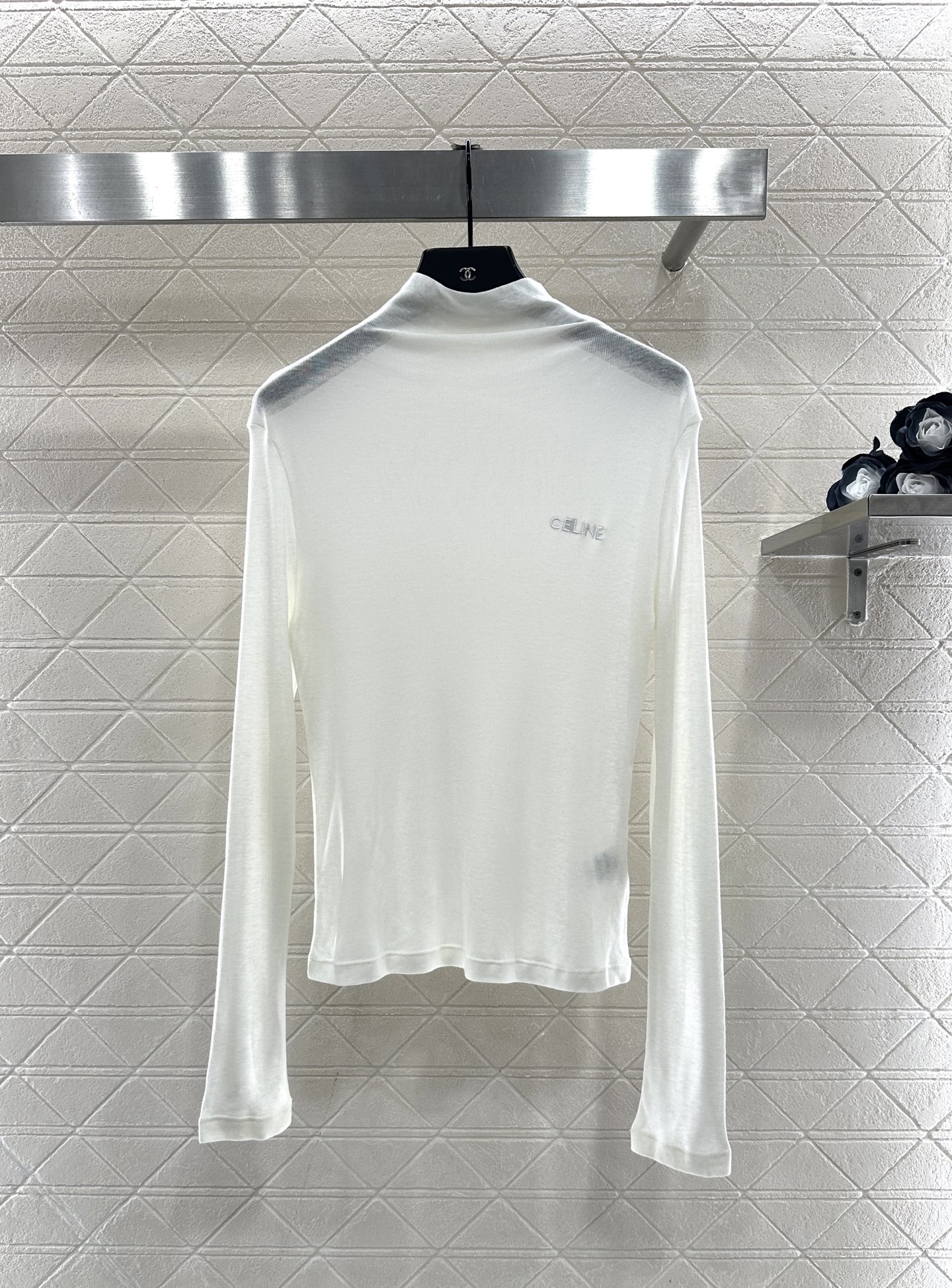 ♥Celin*♥2025新品上架 修身字母高领打底衫定制YB羊毛材质，质感舒适，弹力十足，修身高领打底裁