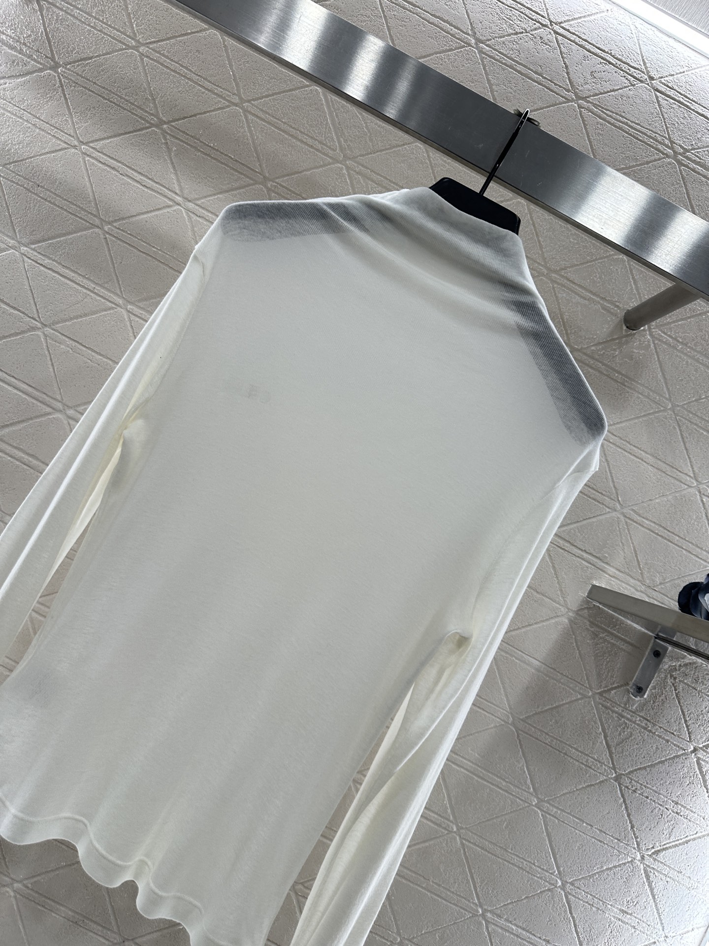 ♥Celin*♥2025新品上架 修身字母高领打底衫定制YB羊毛材质，质感舒适，弹力十足，修身高领打底裁