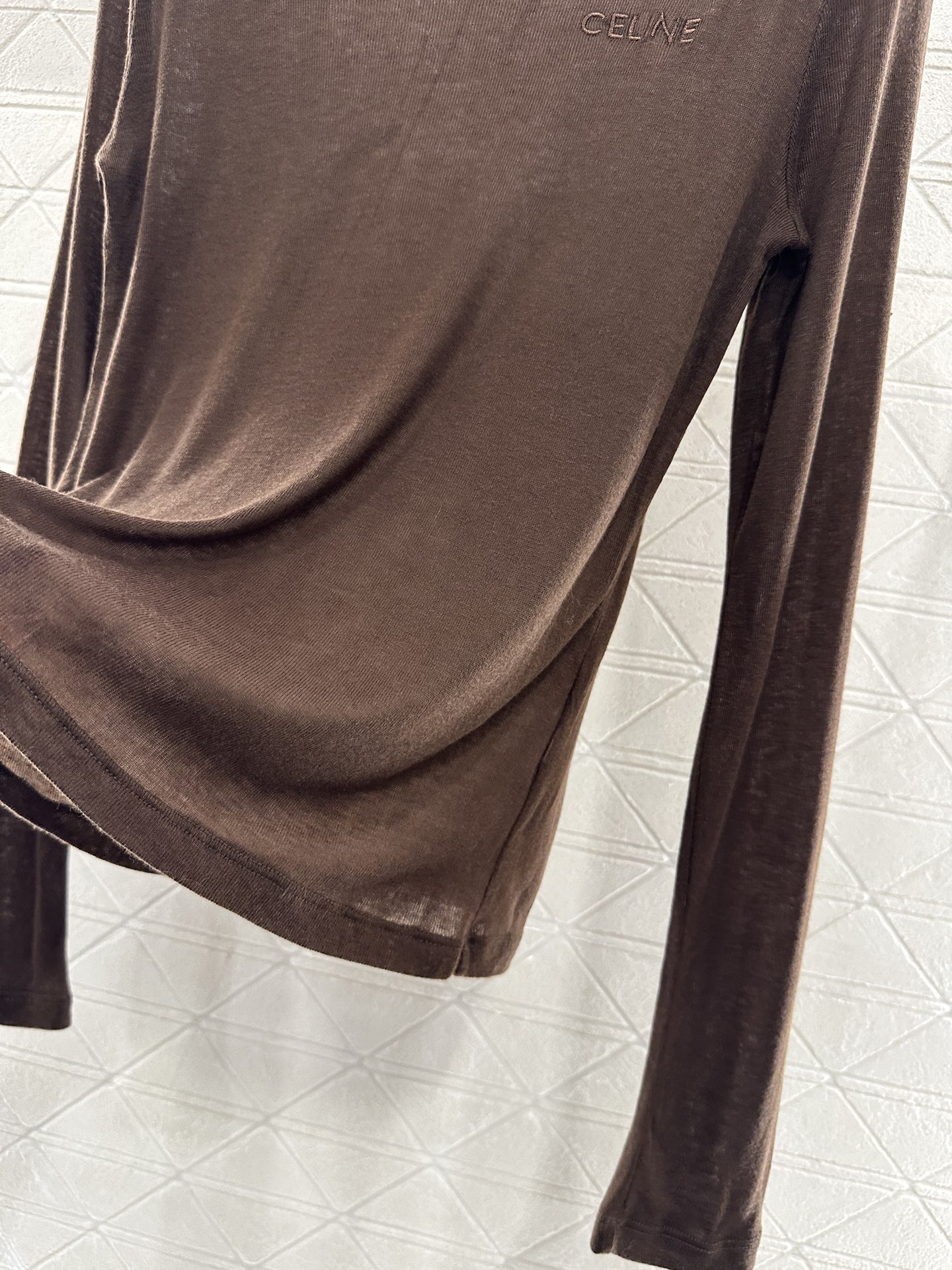 ♥Celin*♥2025新品上架 修身字母高领打底衫定制YB羊毛材质，质感舒适，弹力十足，修身高领打底裁