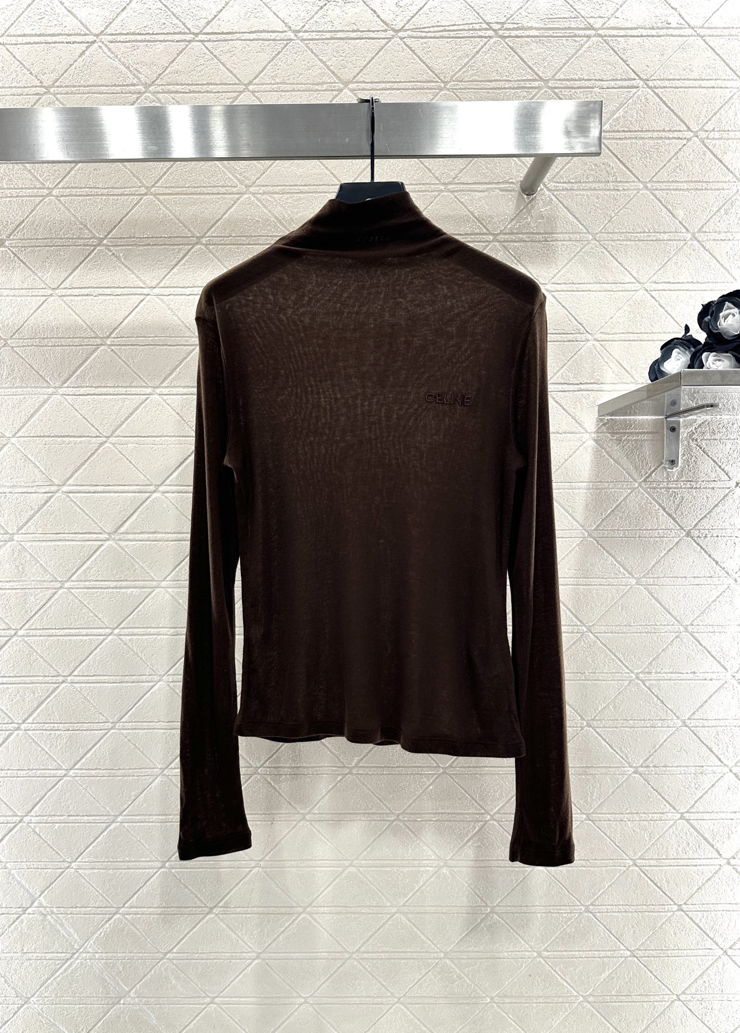 ♥Celin*♥2025新品上架 修身字母高领打底衫定制YB羊毛材质，质感舒适，弹力十足，修身高领打底裁