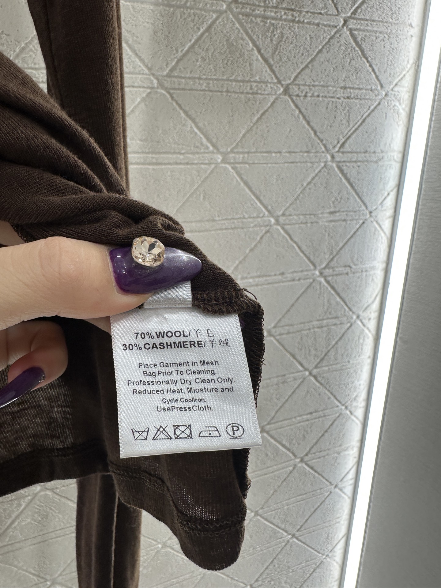 ♥Celin*♥2025新品上架 修身字母高领打底衫定制YB羊毛材质，质感舒适，弹力十足，修身高领打底裁