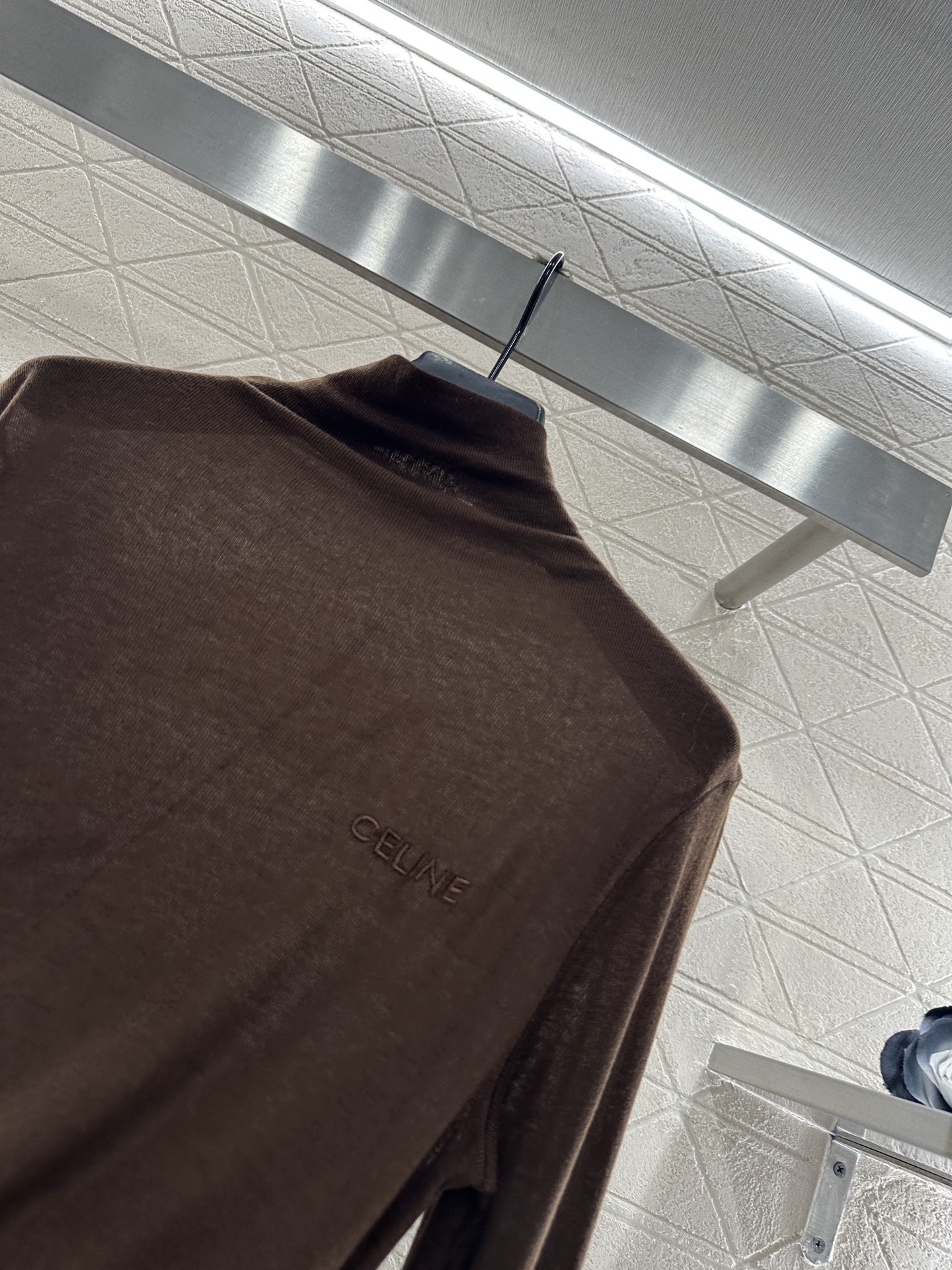 ♥Celin*♥2025新品上架 修身字母高领打底衫定制YB羊毛材质，质感舒适，弹力十足，修身高领打底裁