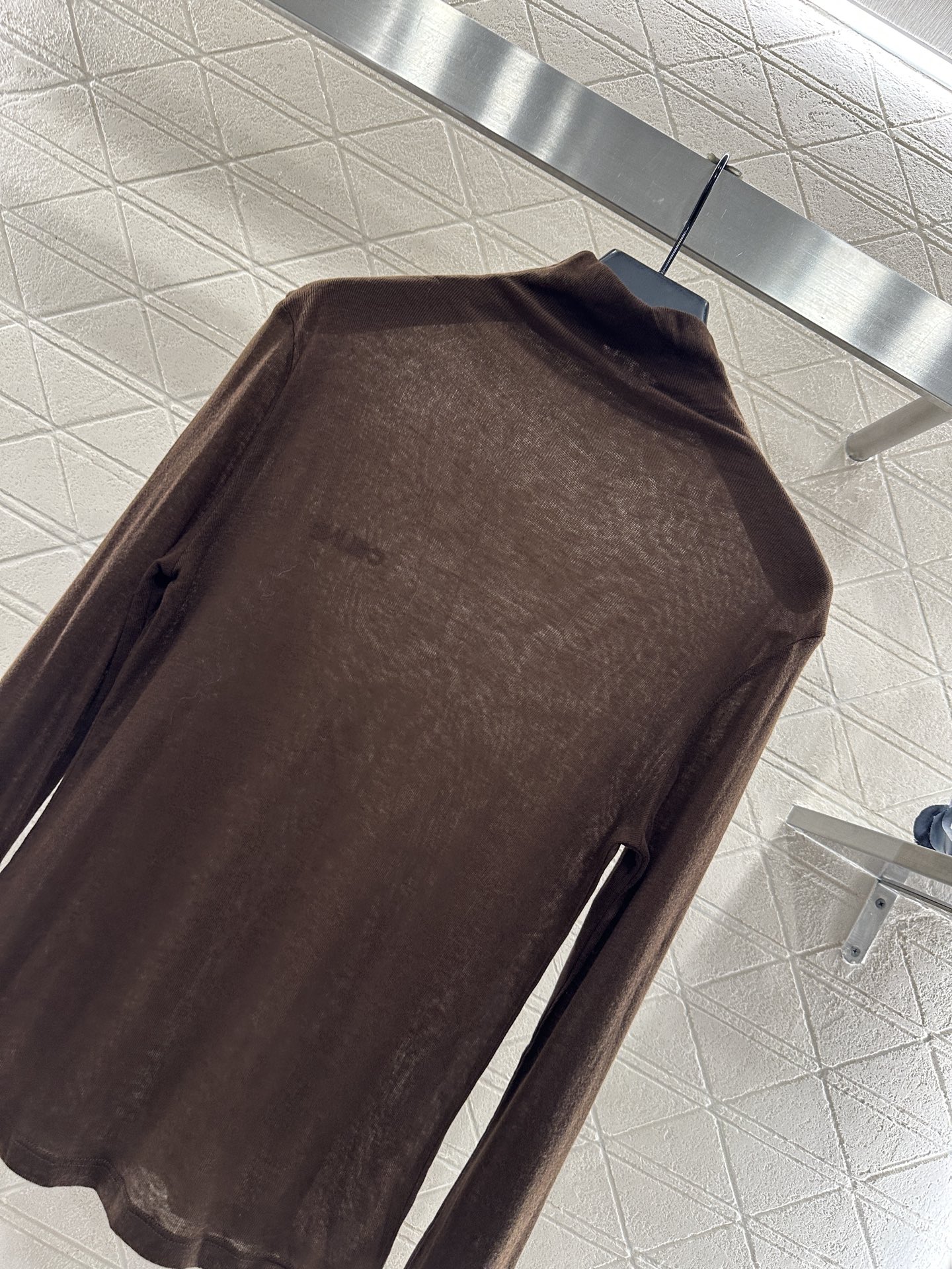 ♥Celin*♥2025新品上架 修身字母高领打底衫定制YB羊毛材质，质感舒适，弹力十足，修身高领打底裁