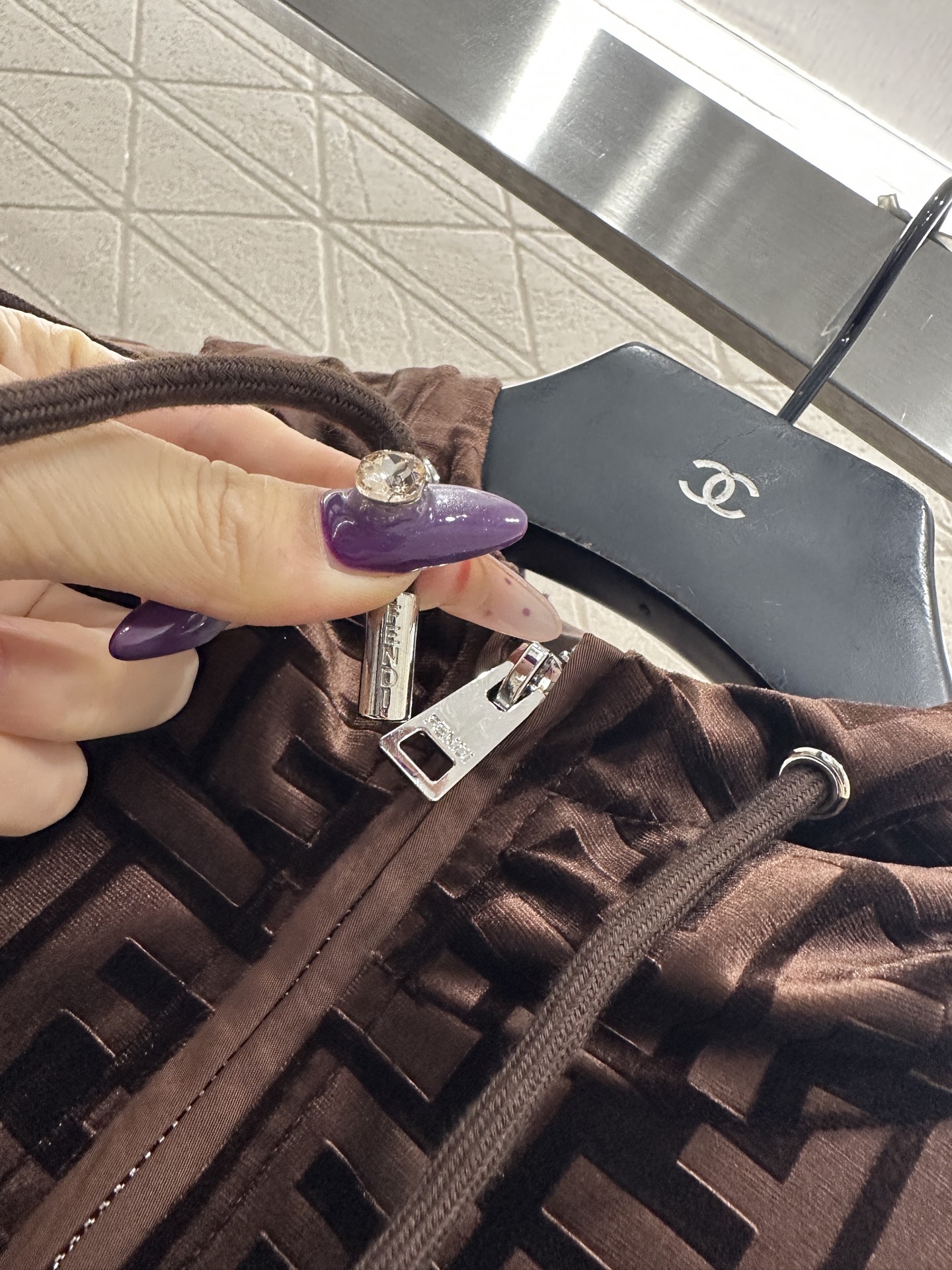 ♥Fend*♥2025新品上架 立体压花字母外套长裤套装定制YB进口丝绒材质，工艺处理，立体压花处理，呈