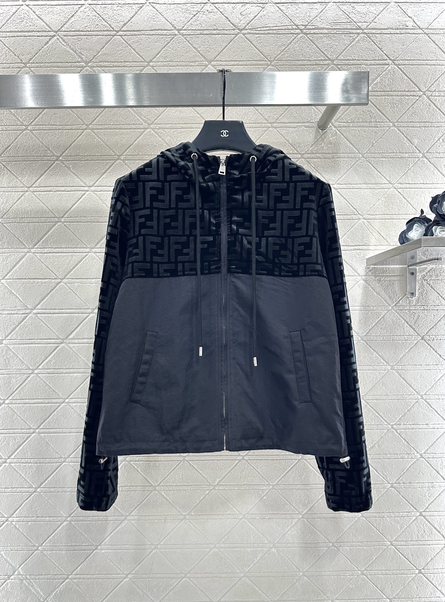 ♥Fend*♥2025新品上架 立体压花字母外套长裤套装定制YB进口丝绒材质，工艺处理，立体压花处理，呈