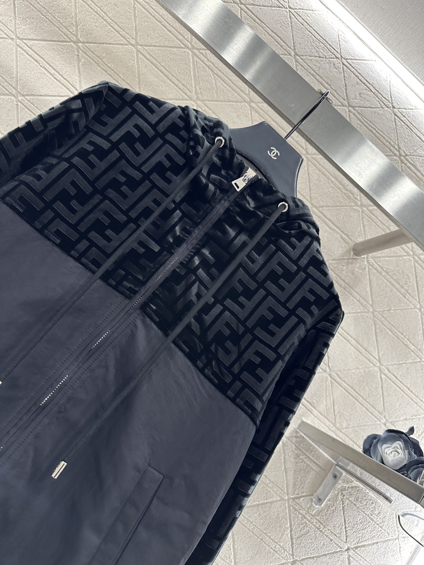 ♥Fend*♥2025新品上架 立体压花字母外套长裤套装定制YB进口丝绒材质，工艺处理，立体压花处理，呈