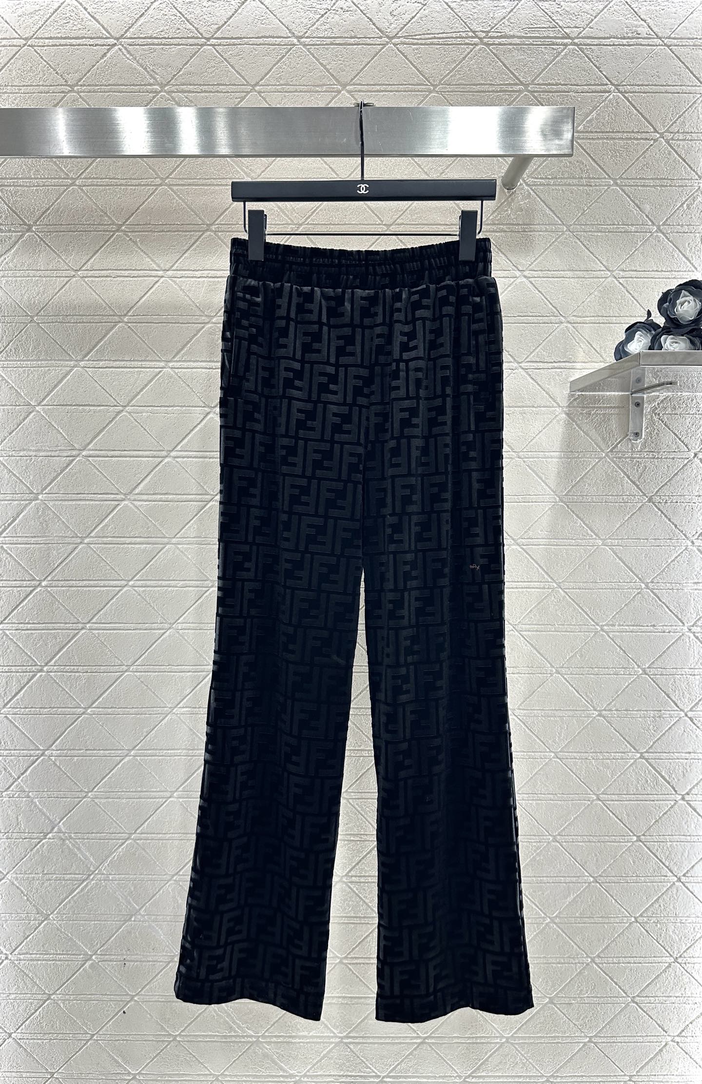 ♥Fend*♥2025新品上架 立体压花字母外套长裤套装定制YB进口丝绒材质，工艺处理，立体压花处理，呈