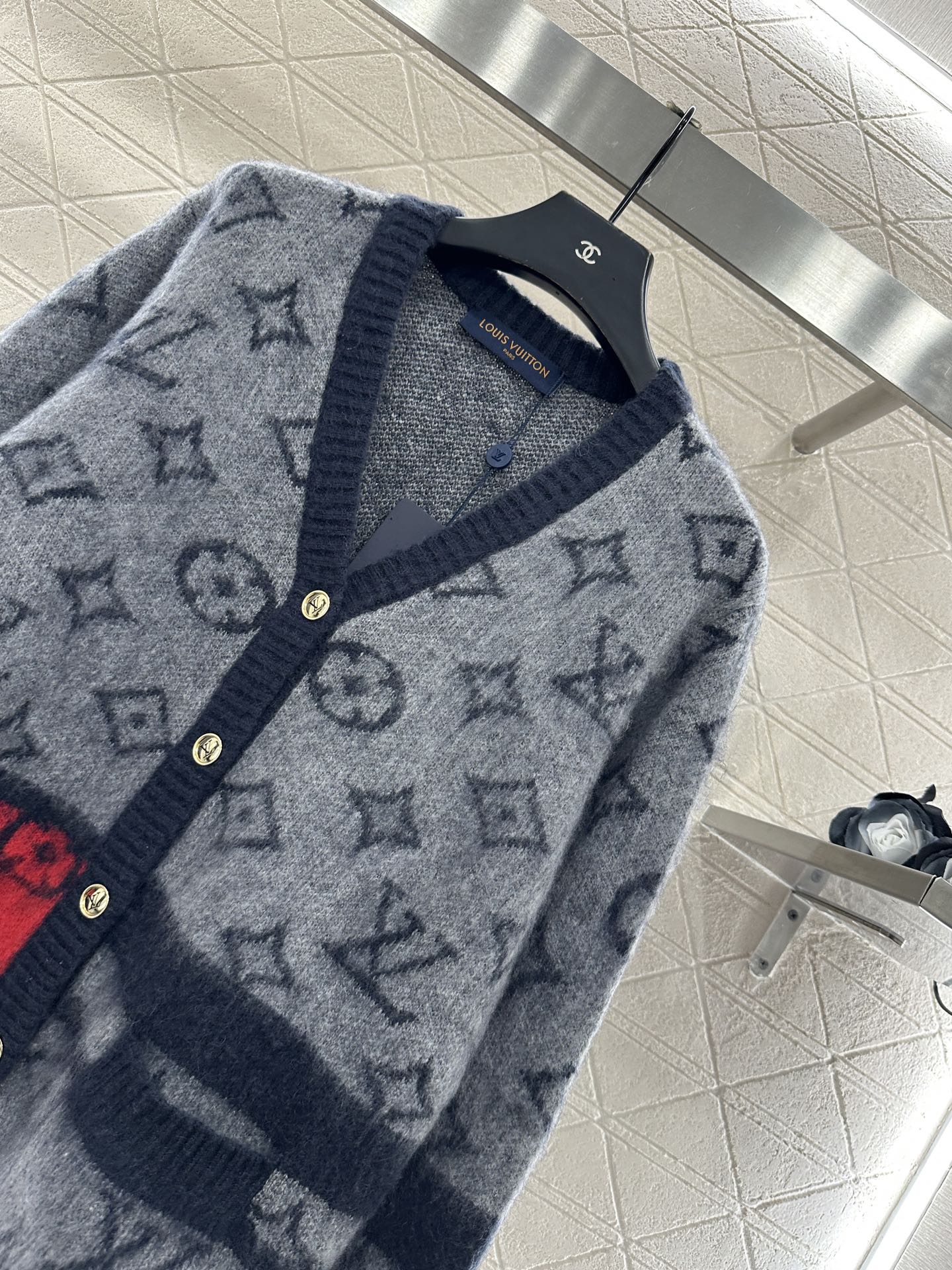 ♥Louis vuitto*♥2025新品上架 提花撞色羊毛开衫定制YB羊毛纱线织造，质感高级，穿搭舒适