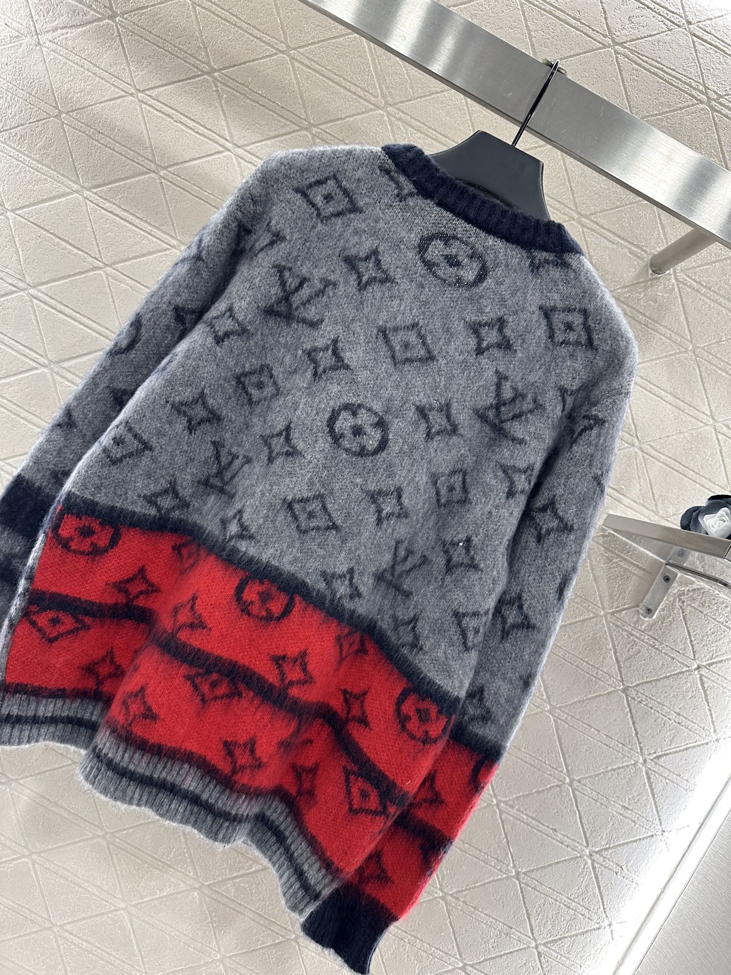 ♥Louis vuitto*♥2025新品上架 提花撞色羊毛开衫定制YB羊毛纱线织造，质感高级，穿搭舒适