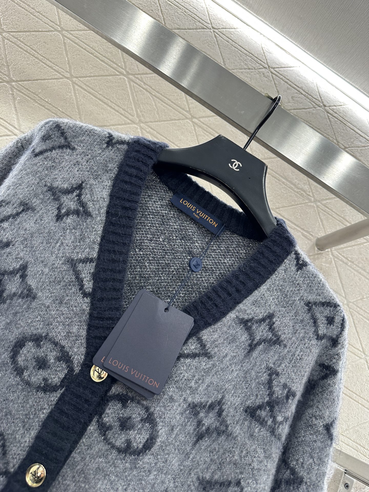 ♥Louis vuitto*♥2025新品上架 提花撞色羊毛开衫定制YB羊毛纱线织造，质感高级，穿搭舒适