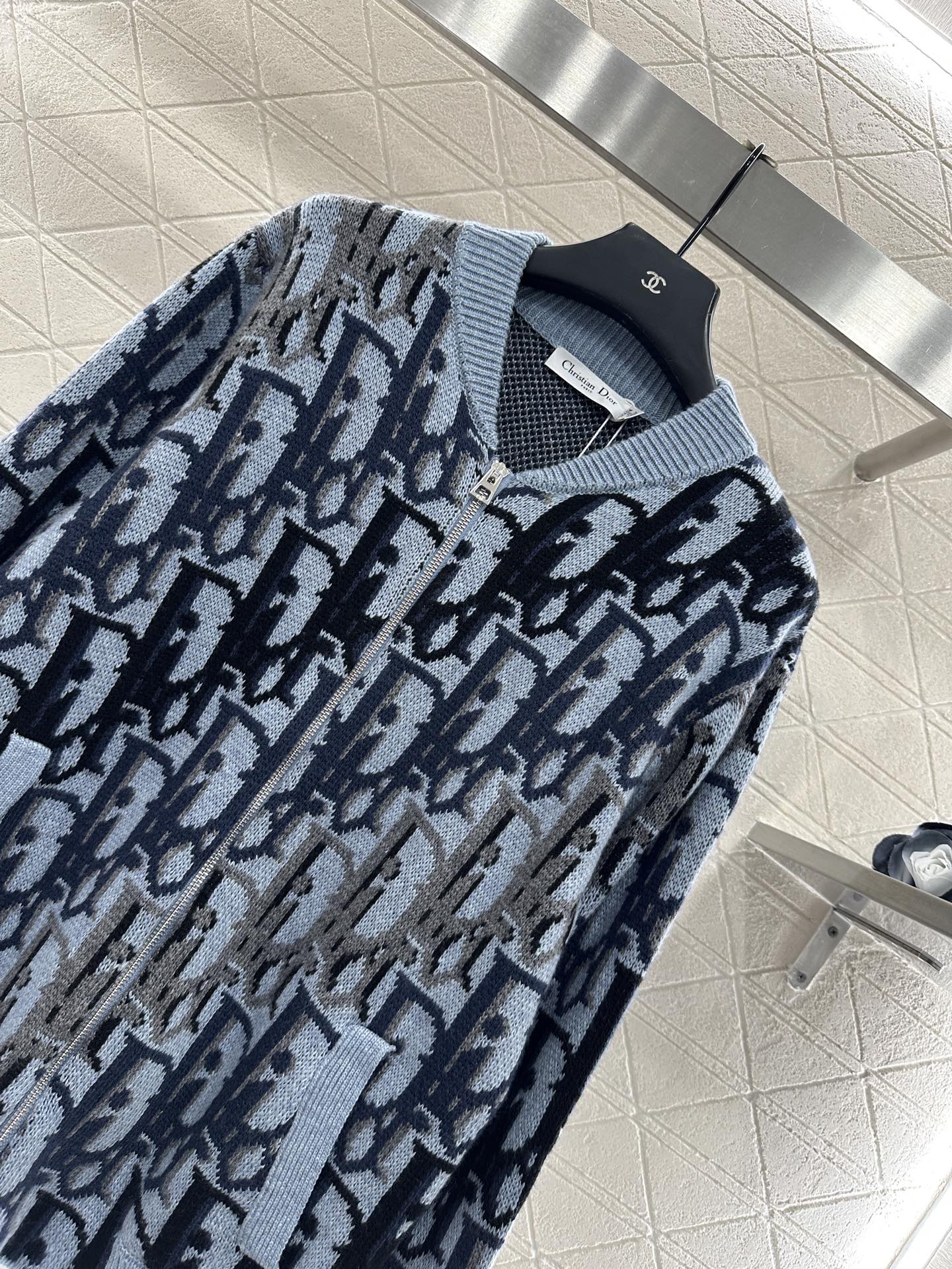 ♥Dioo*♥2025新品上架 提花针织拉链开衫定制YB羊毛纱线织造，质感光泽，柔软亲肤，拉链开衫剪裁，