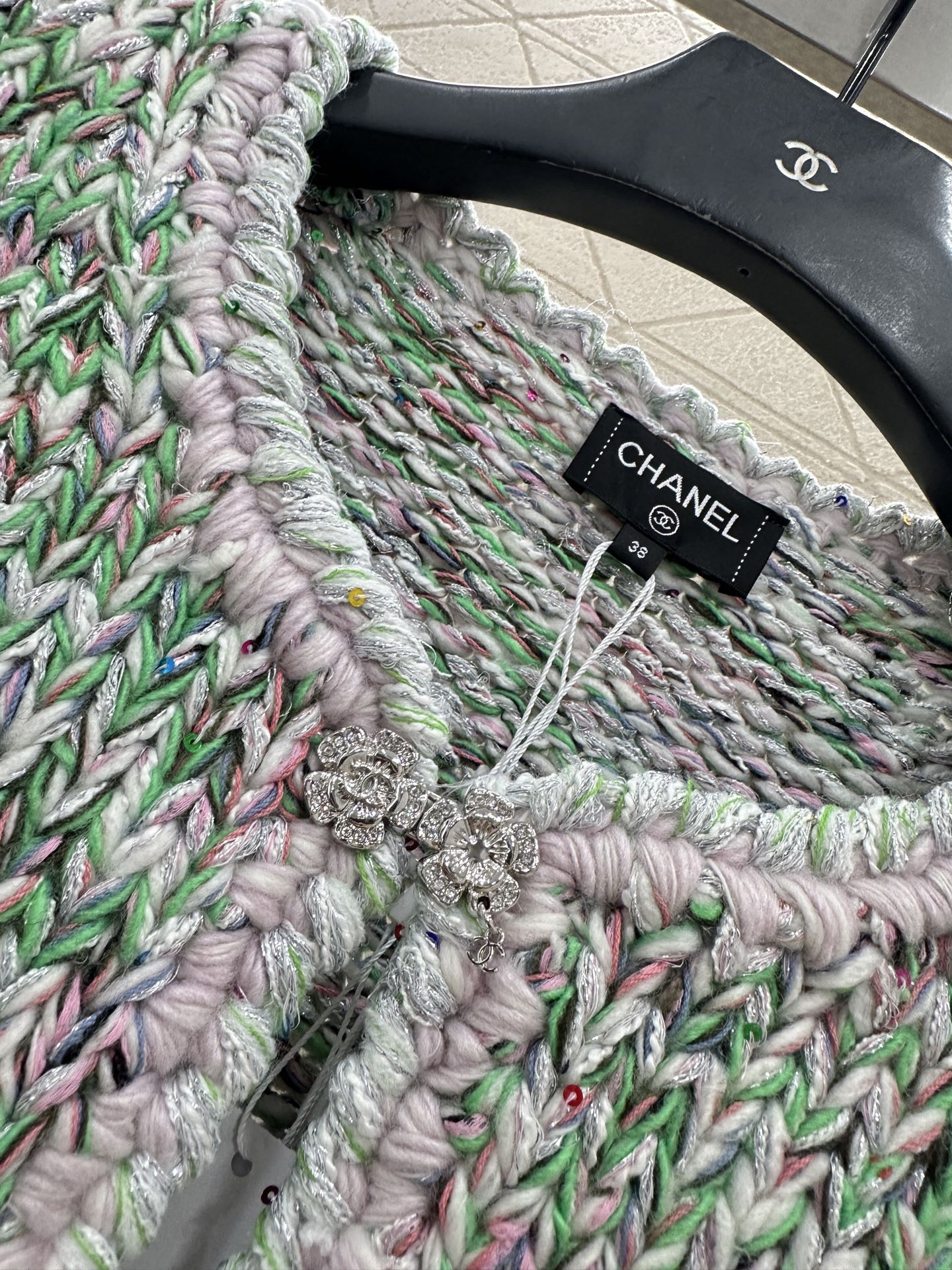 ♥Chane*♥2025新品上架 全手工捆边针织开衫定制YB棉毛纱线织造，穿搭舒适，柔软细腻。圆领长袖开