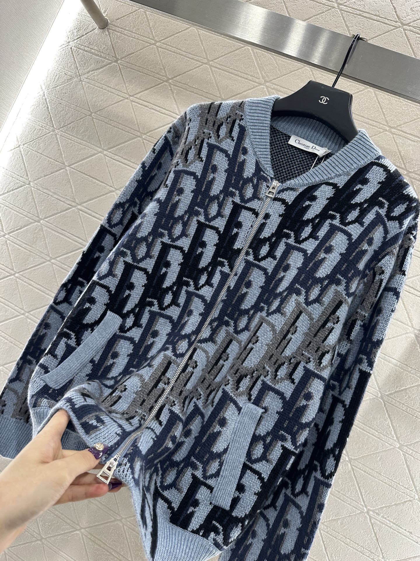 ♥Dioo*♥2025新品上架 提花针织拉链开衫定制YB羊毛纱线织造，质感光泽，柔软亲肤，拉链开衫剪裁，