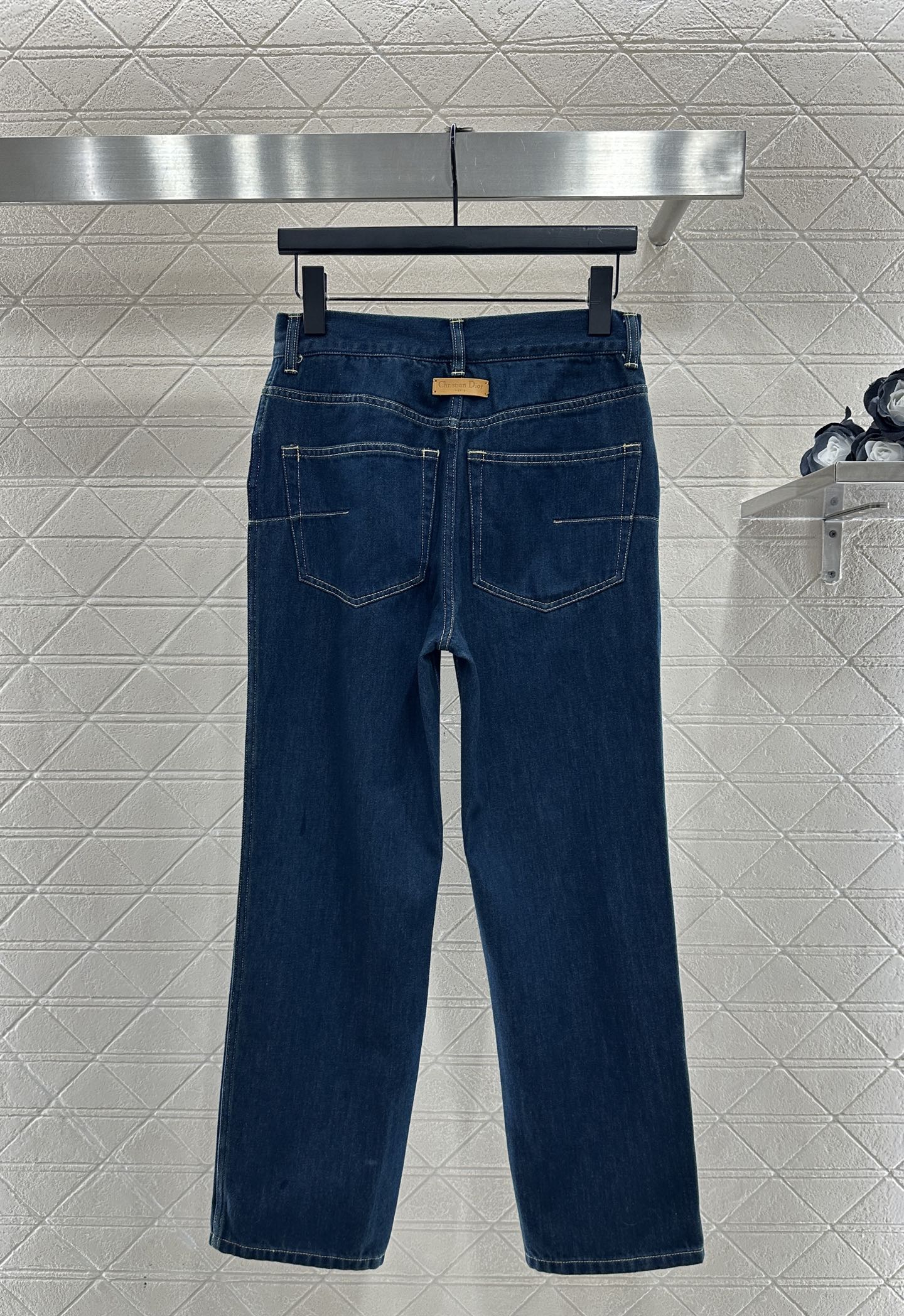 ♥Dio*♥2025新品上架 牛仔直筒长裤定制YB斜纹棉牛仔材质，质感细腻，穿搭有型，直筒修身长裤版型，