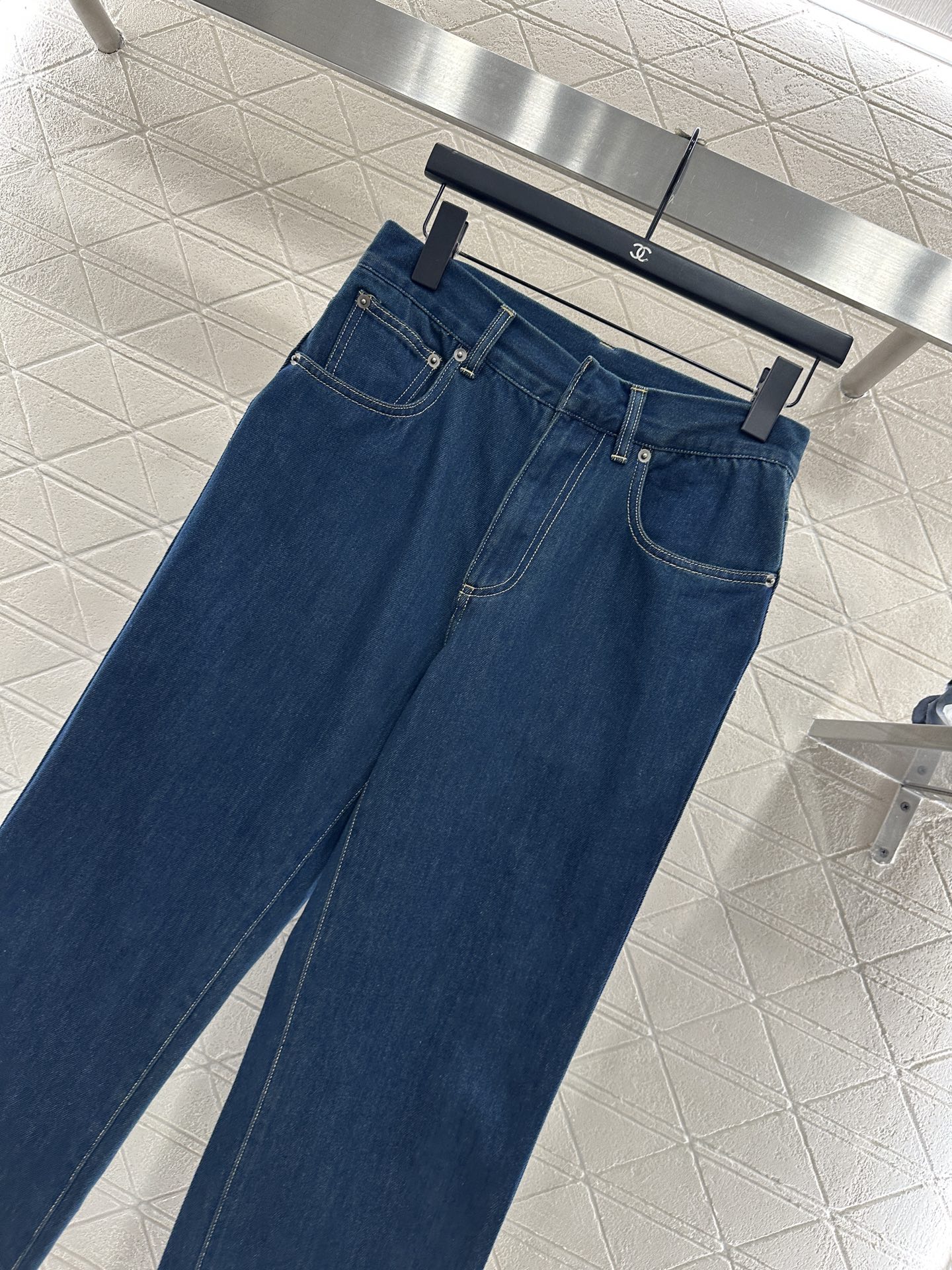 ♥Dio*♥2025新品上架 牛仔直筒长裤定制YB斜纹棉牛仔材质，质感细腻，穿搭有型，直筒修身长裤版型，