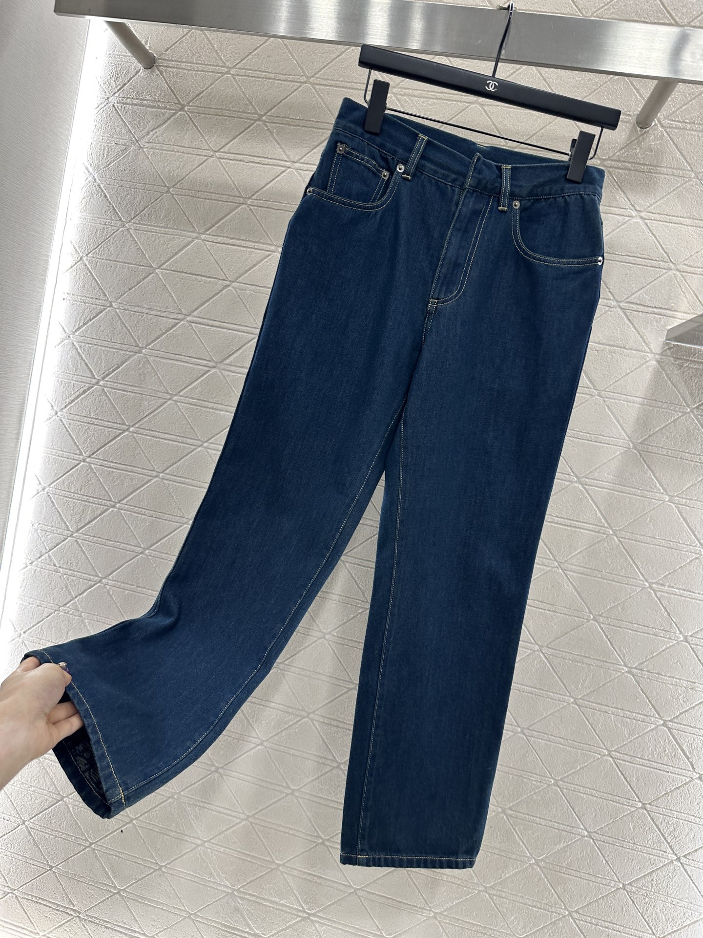 ♥Dio*♥2025新品上架 牛仔直筒长裤定制YB斜纹棉牛仔材质，质感细腻，穿搭有型，直筒修身长裤版型，