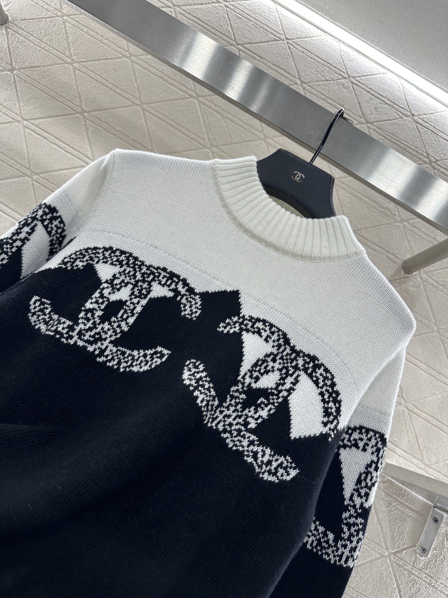 ♥Chane*♥2025新品上架 提花针织套头毛衣定制YB羊毛纱线织造，质感细腻，穿搭舒适，宽松套头毛衣