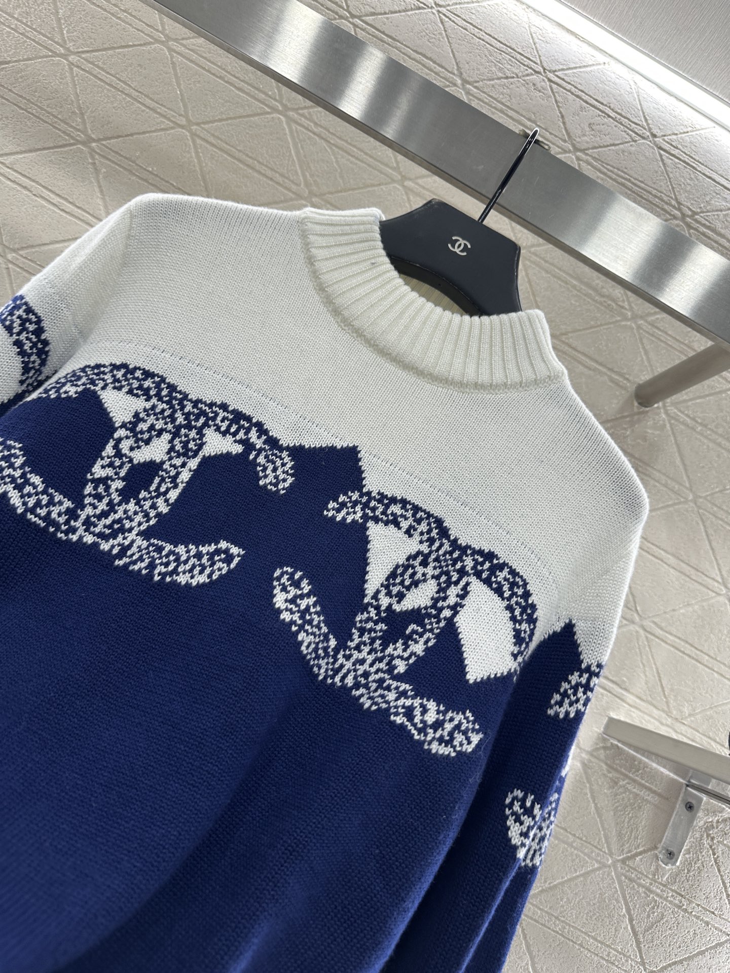 ♥Chane*♥2025新品上架 提花针织套头毛衣定制YB羊毛纱线织造，质感细腻，穿搭舒适，宽松套头毛衣