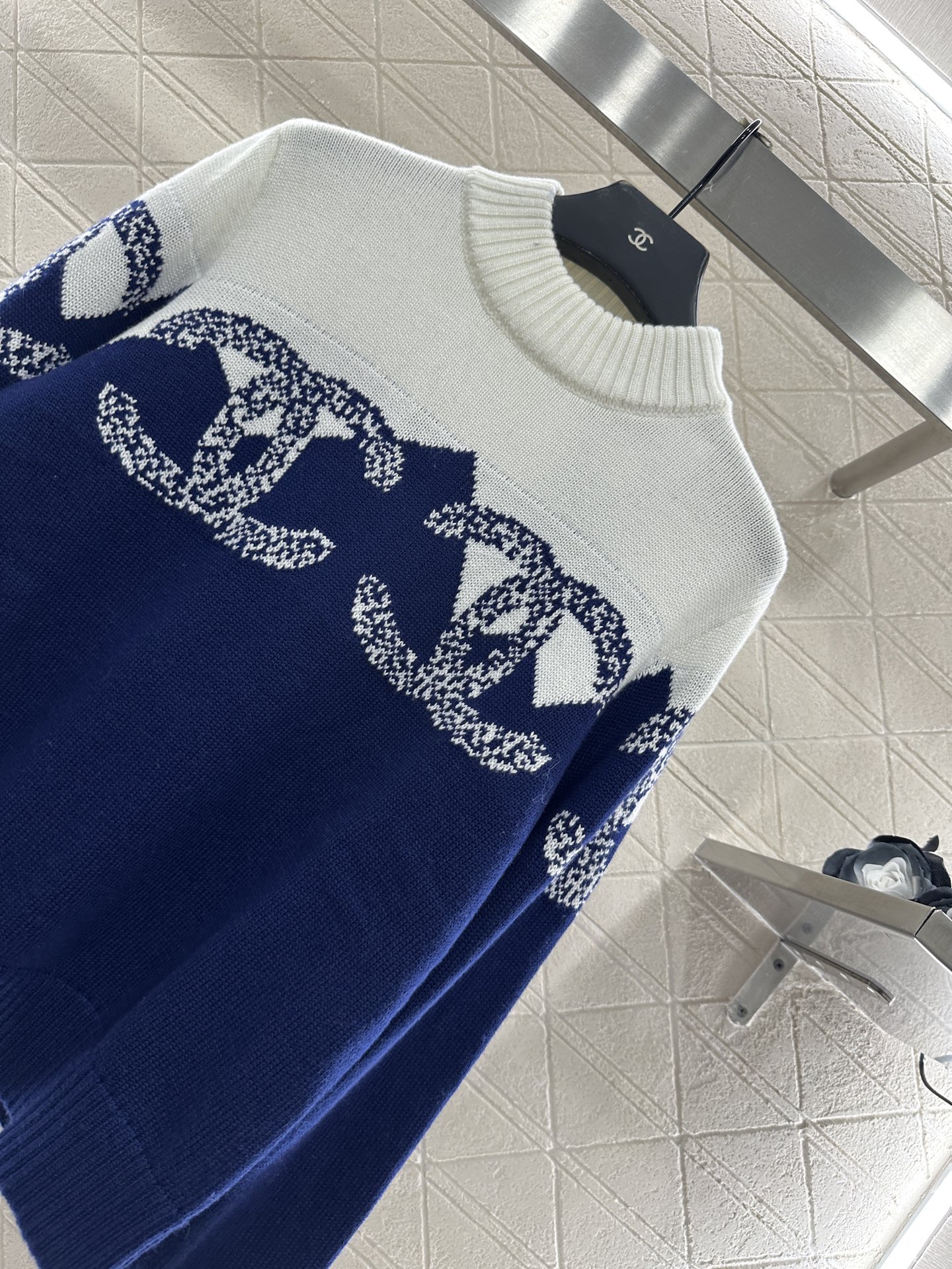 ♥Chane*♥2025新品上架 提花针织套头毛衣定制YB羊毛纱线织造，质感细腻，穿搭舒适，宽松套头毛衣