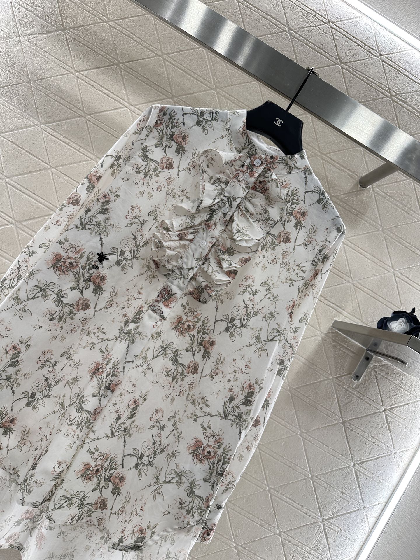 ♥Dio*♥2025新品上架堆叠领碎花衬衣半裙套装定制YB斜纹全棉材质，质感光泽，舒适透气，长袖衬衫版型