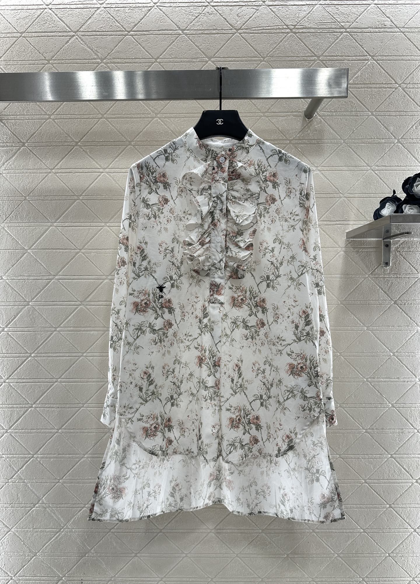 ♥Dio*♥2025新品上架堆叠领碎花衬衣半裙套装定制YB斜纹全棉材质，质感光泽，舒适透气，长袖衬衫版型