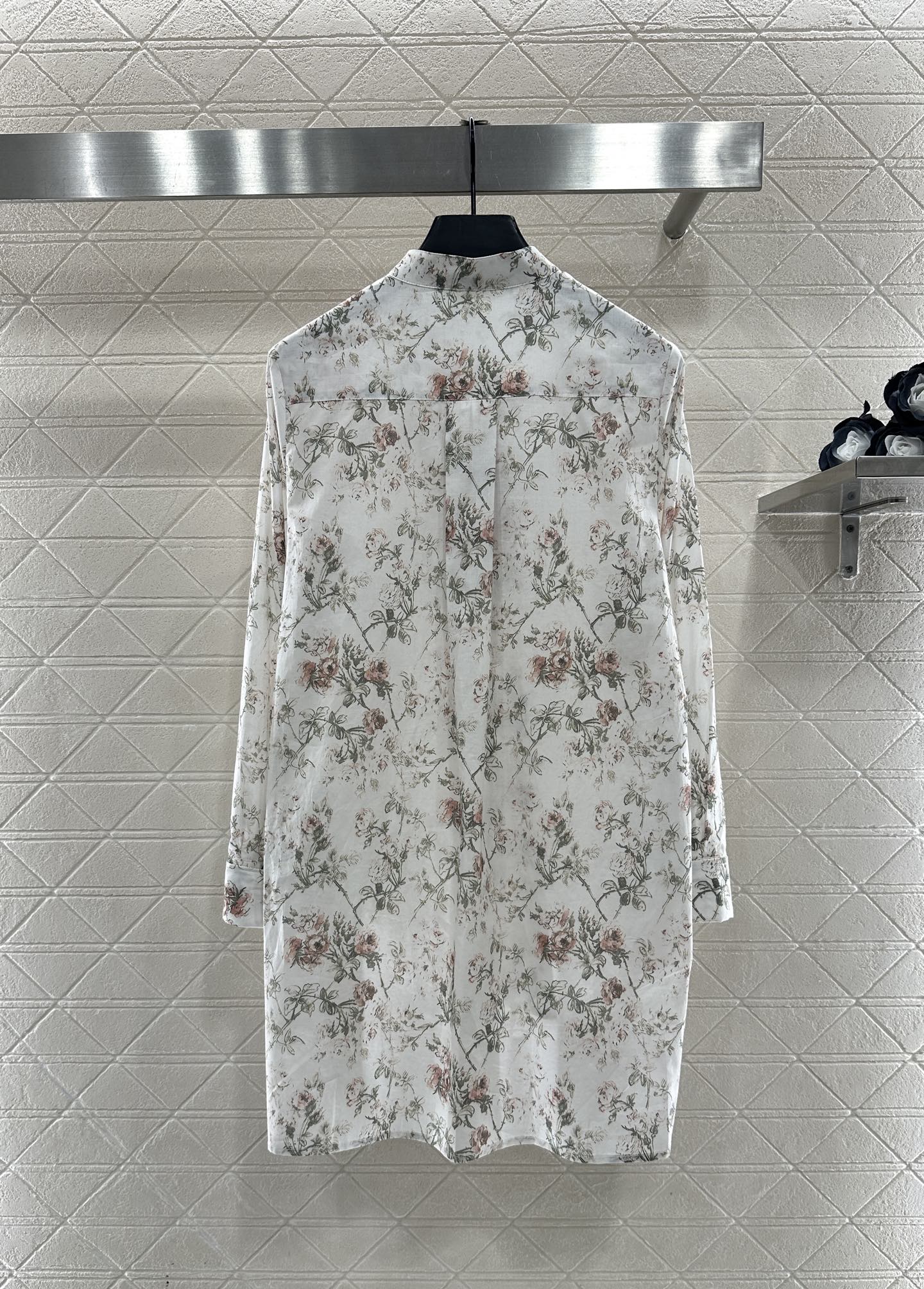 ♥Dio*♥2025新品上架堆叠领碎花衬衣半裙套装定制YB斜纹全棉材质，质感光泽，舒适透气，长袖衬衫版型