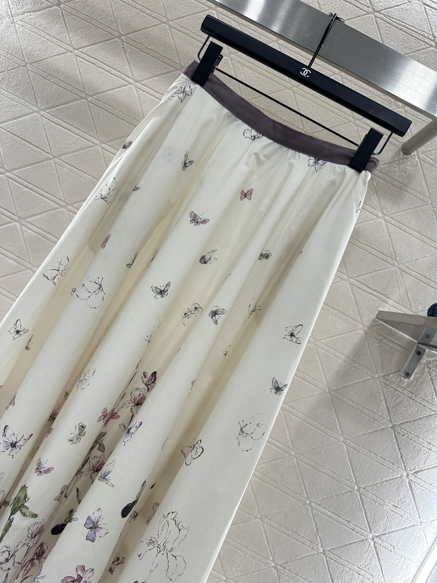 ♥Dio*♥2025新品上架 直喷碎花伞状半身裙定制YB斜纹全棉材质，质感垂顺舒适，吸湿透气，高腰伞状中