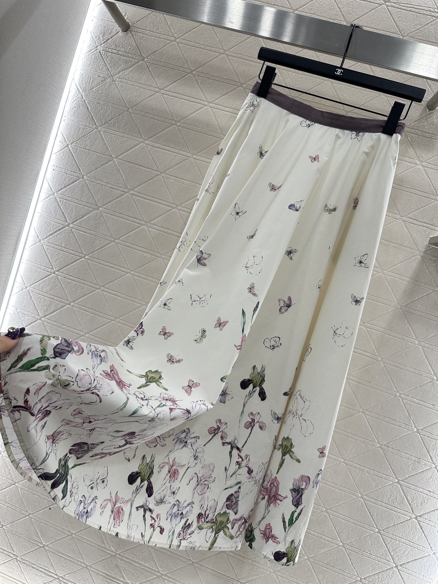 ♥Dio*♥2025新品上架 直喷碎花伞状半身裙定制YB斜纹全棉材质，质感垂顺舒适，吸湿透气，高腰伞状中