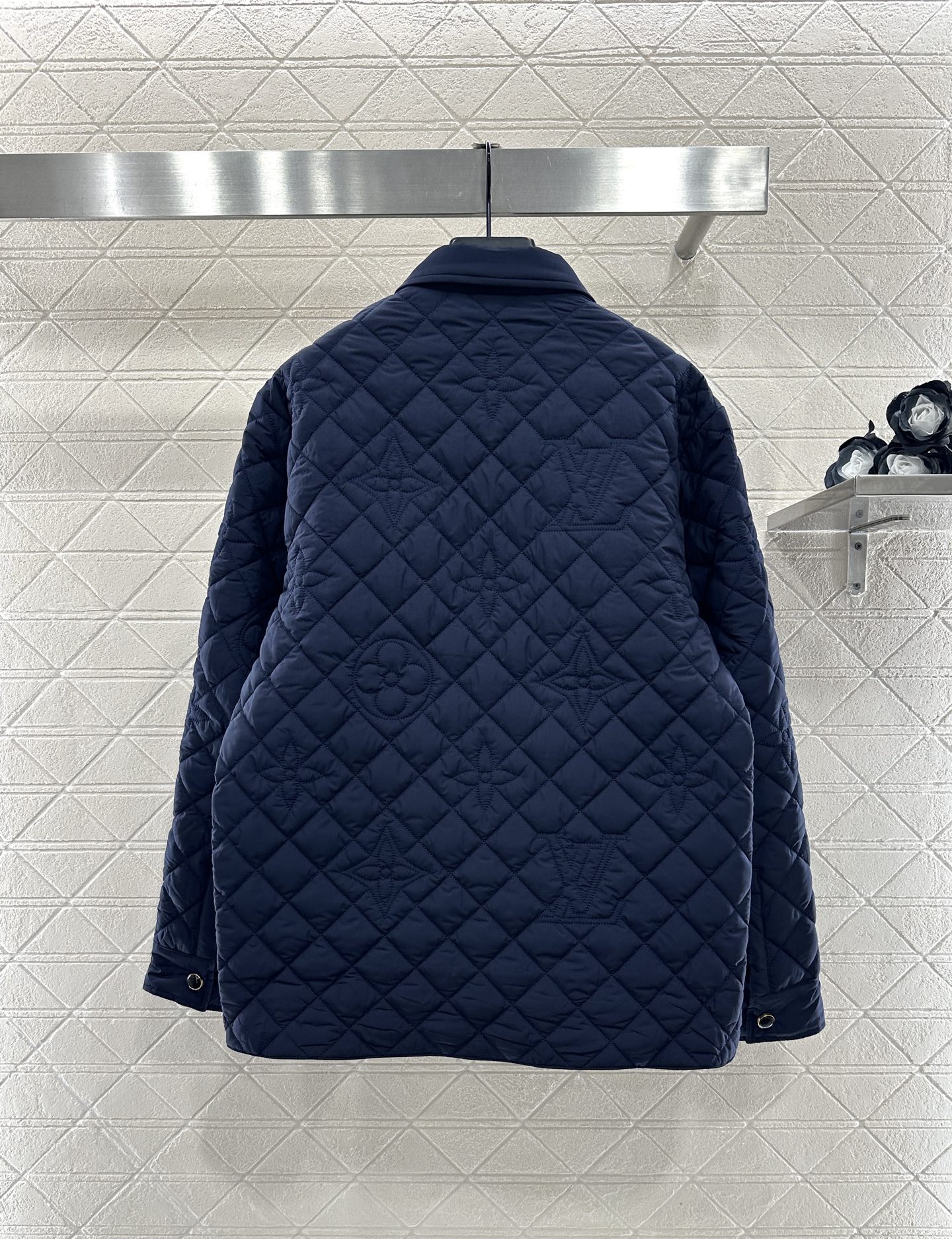 ♥Louis vuitto*♥2025新品上架 翻领压纹棉服外套定制YB防风防水尼龙材质，内里衔棉处理，