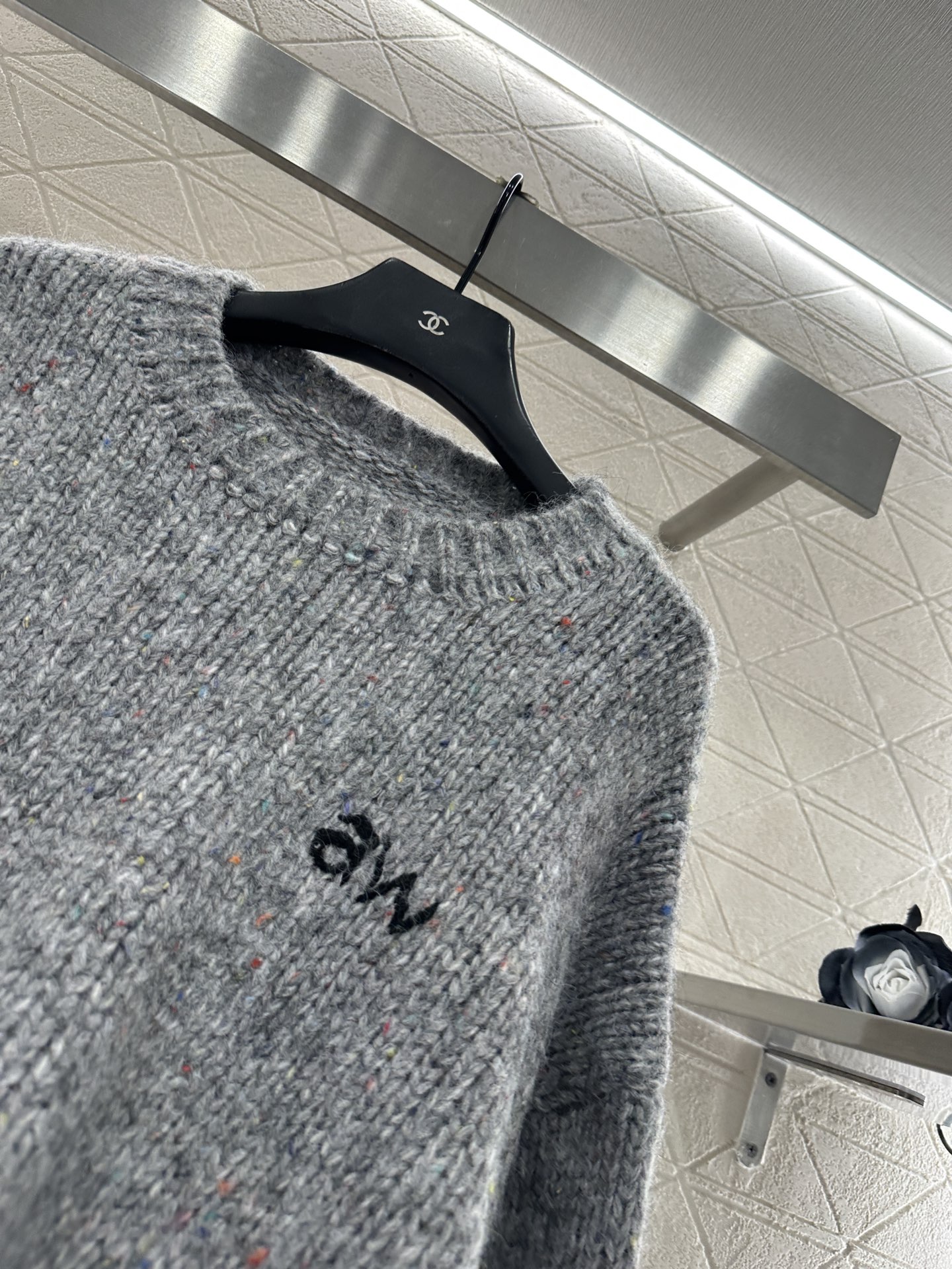 ♥Alexander wan*♥2025新品上架 刺绣针织套头毛衣定制YB羊毛纱线织造，马海毛融入，肌理