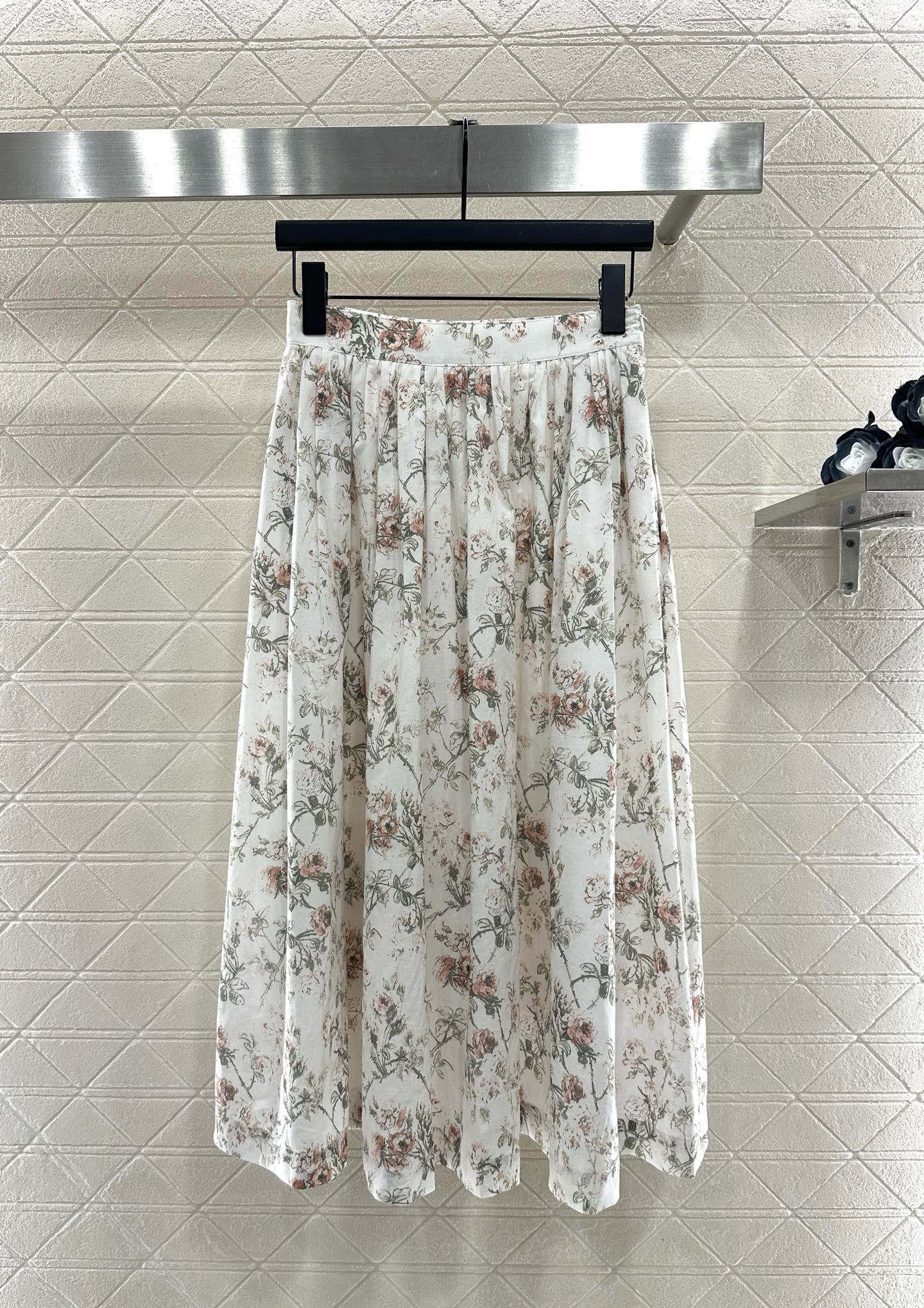 ♥Dio*♥2025新品上架堆叠领碎花衬衣半裙套装定制YB斜纹全棉材质，质感光泽，舒适透气，长袖衬衫版型