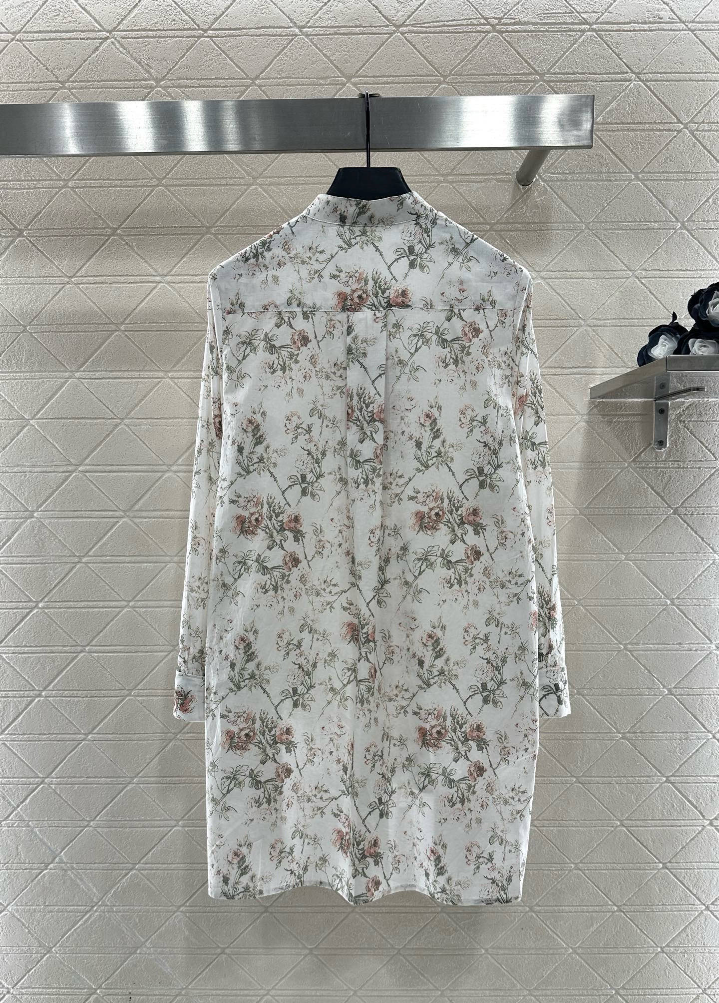 ♥Dio*♥2025新品上架堆叠领碎花衬衣半裙套装定制YB斜纹全棉材质，质感光泽，舒适透气，长袖衬衫版型