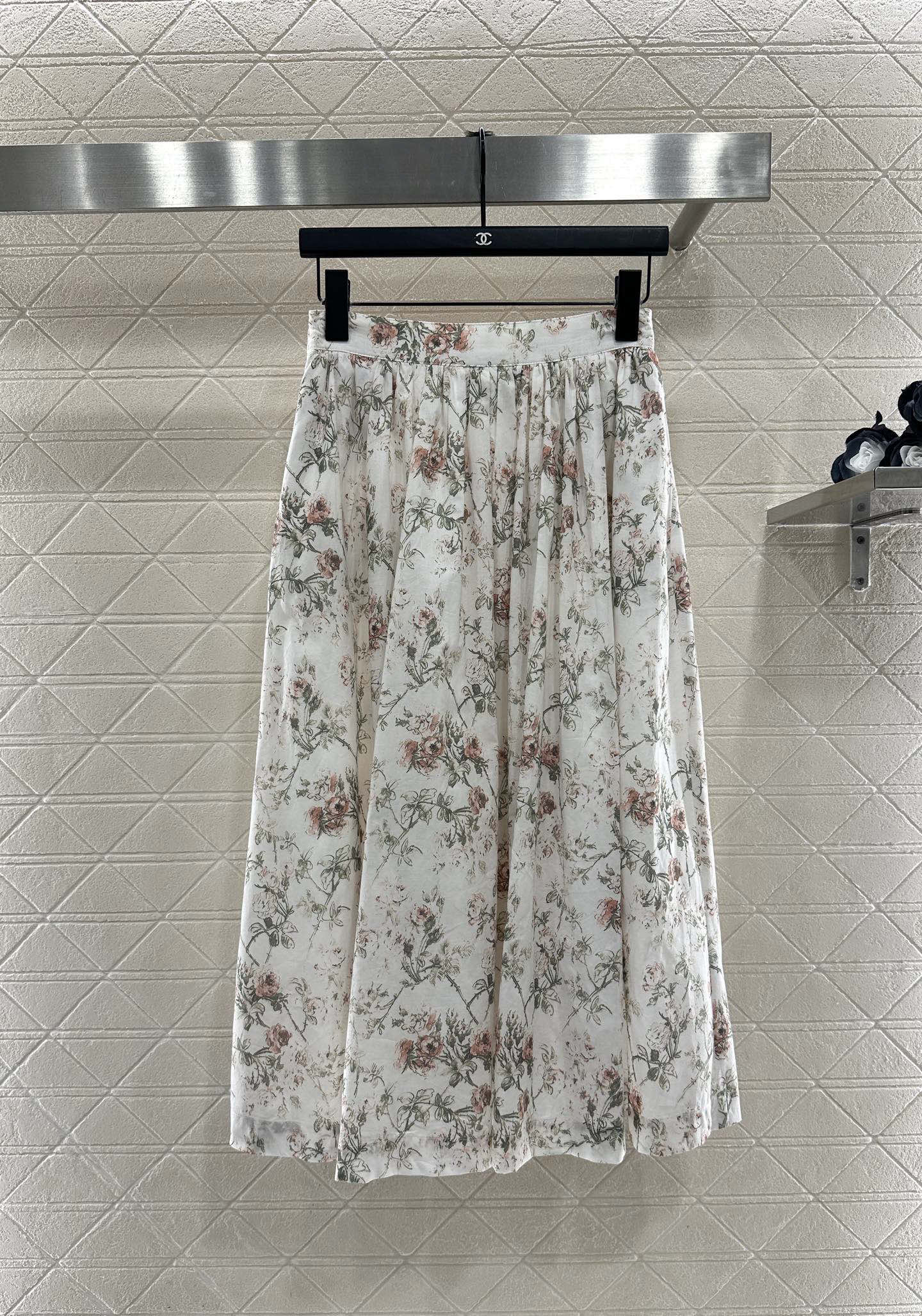 ♥Dio*♥2025新品上架堆叠领碎花衬衣半裙套装定制YB斜纹全棉材质，质感光泽，舒适透气，长袖衬衫版型