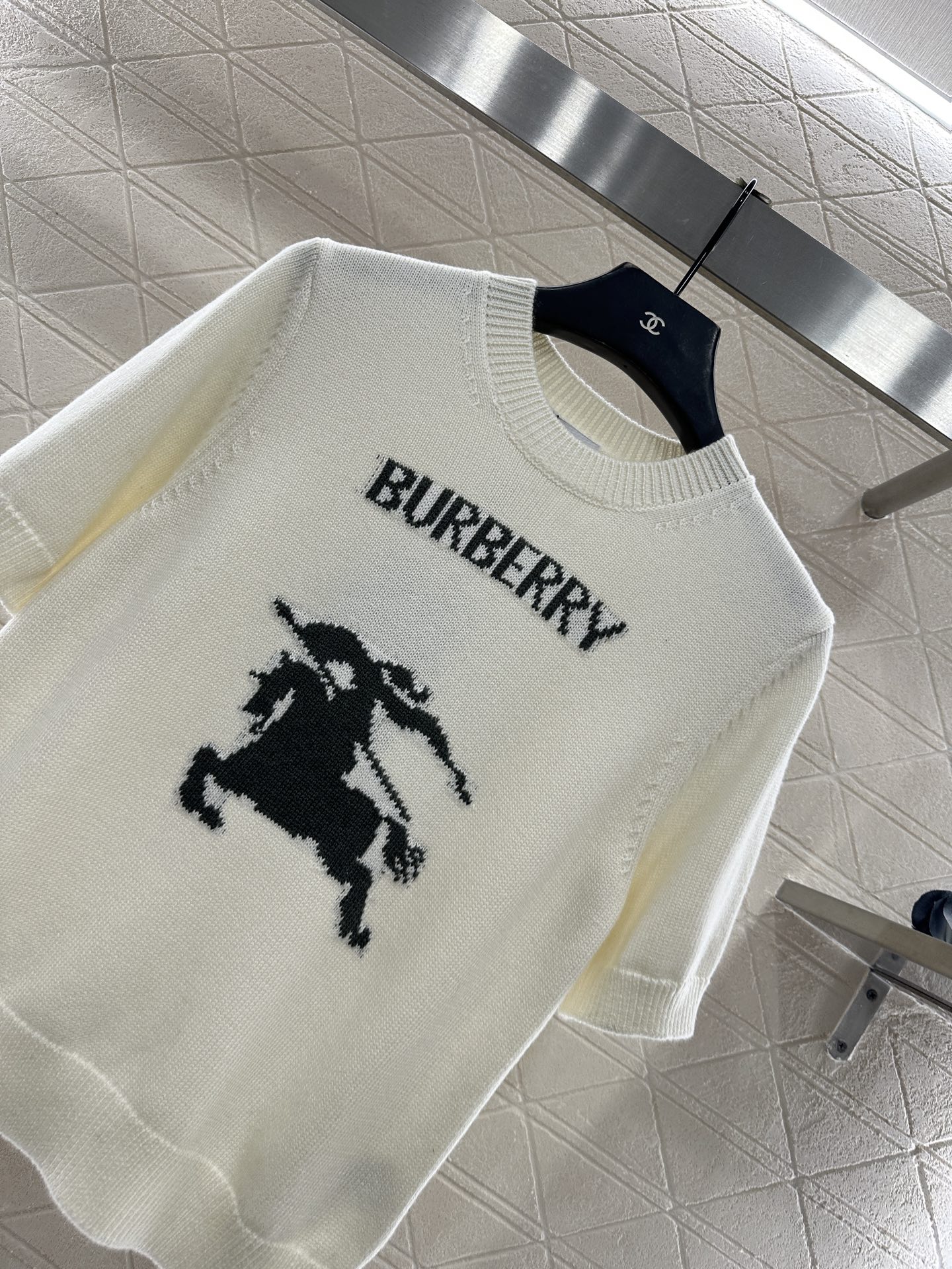 ♥BBR*♥2025新品上架 套头战马针织短袖定制YB羊毛纱线织造，质感高级，舒适柔软，圆领针织短袖剪裁