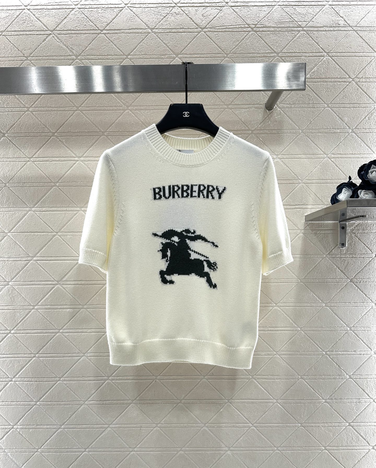 ♥BBR*♥2025新品上架 套头战马针织短袖定制YB羊毛纱线织造，质感高级，舒适柔软，圆领针织短袖剪裁