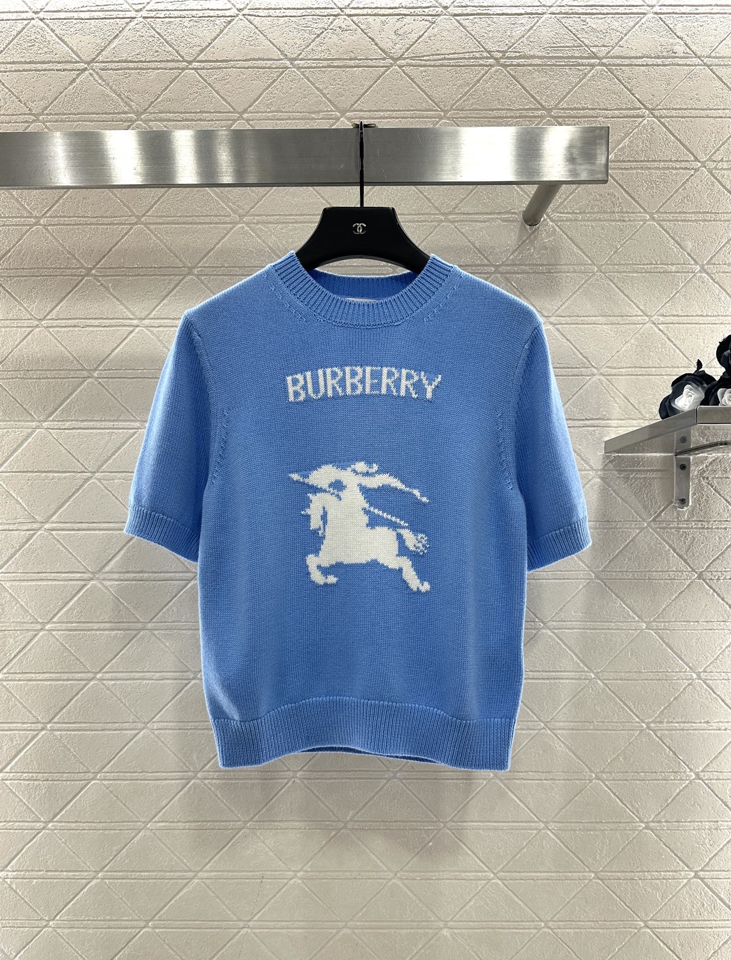 ♥BBR*♥2025新品上架 套头战马针织短袖定制YB羊毛纱线织造，质感高级，舒适柔软，圆领针织短袖剪裁