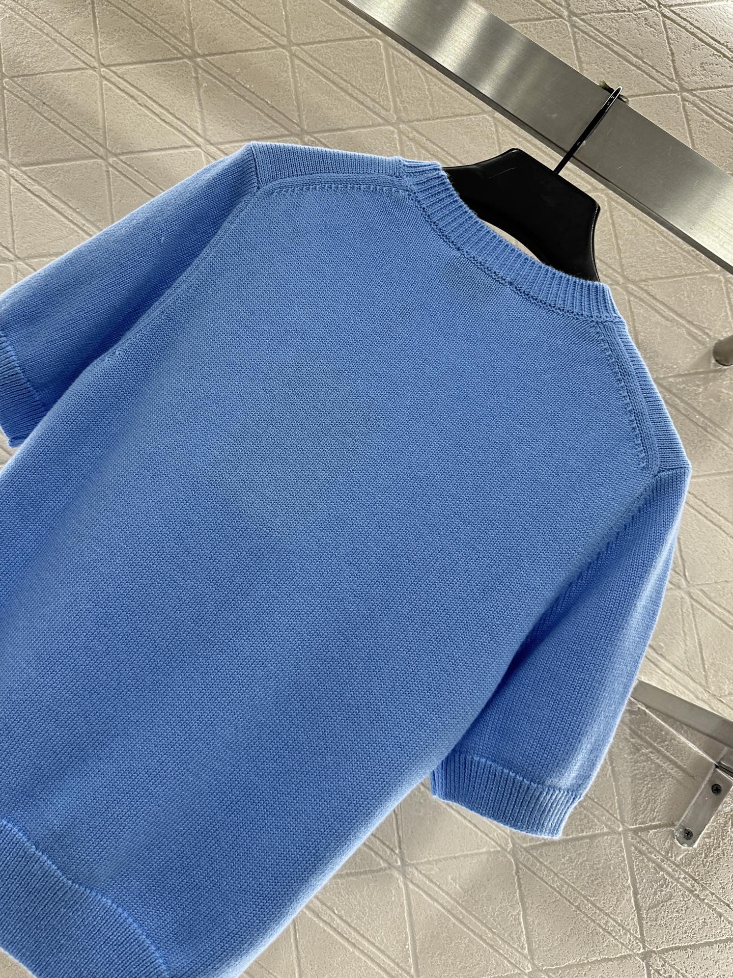 ♥BBR*♥2025新品上架 套头战马针织短袖定制YB羊毛纱线织造，质感高级，舒适柔软，圆领针织短袖剪裁