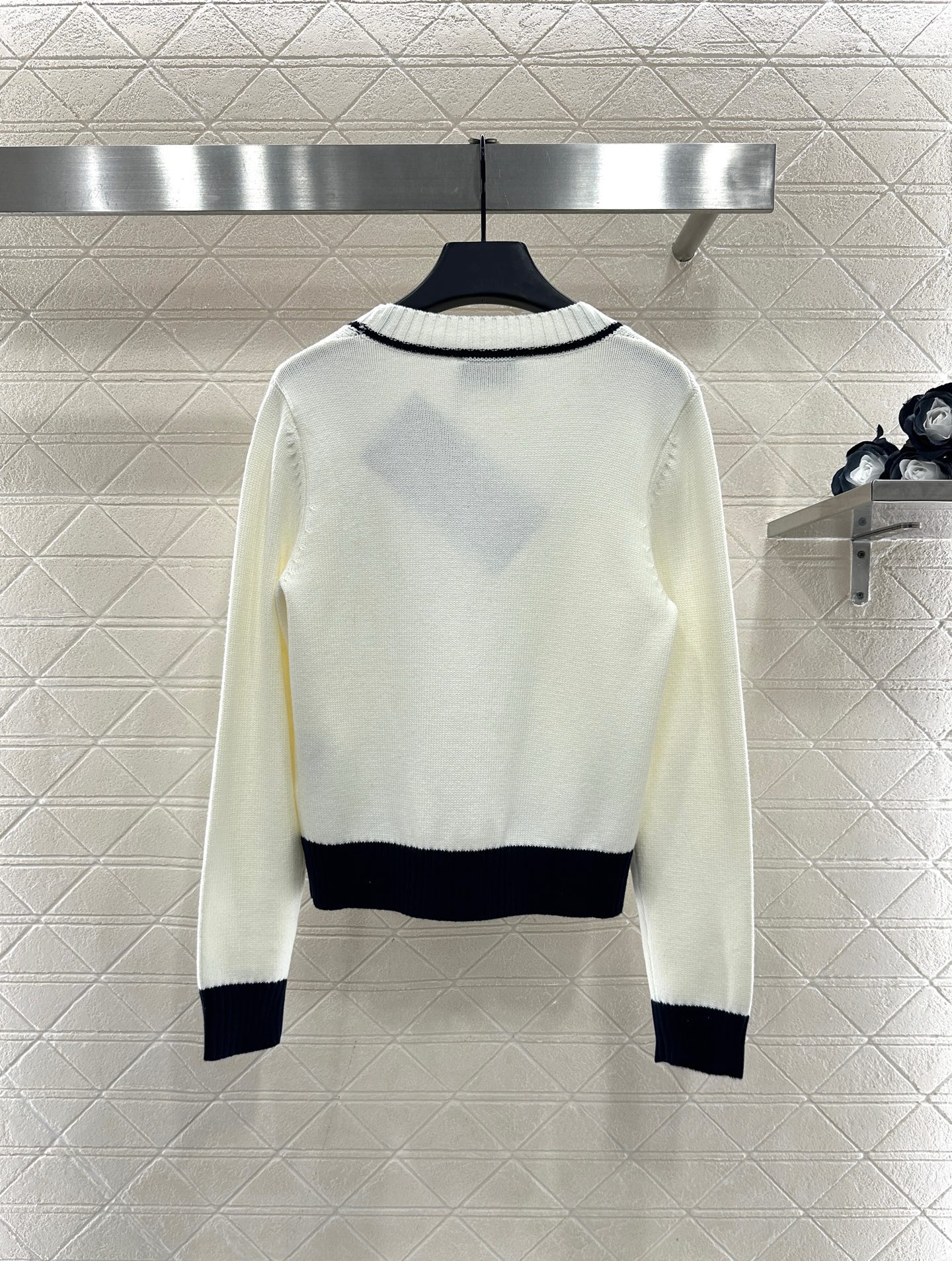 ♥Prad*♥2025新品上架 包边撞色针织开衫定制YB全棉纱线织造，质感细腻，穿搭舒适，V领针织开衫版