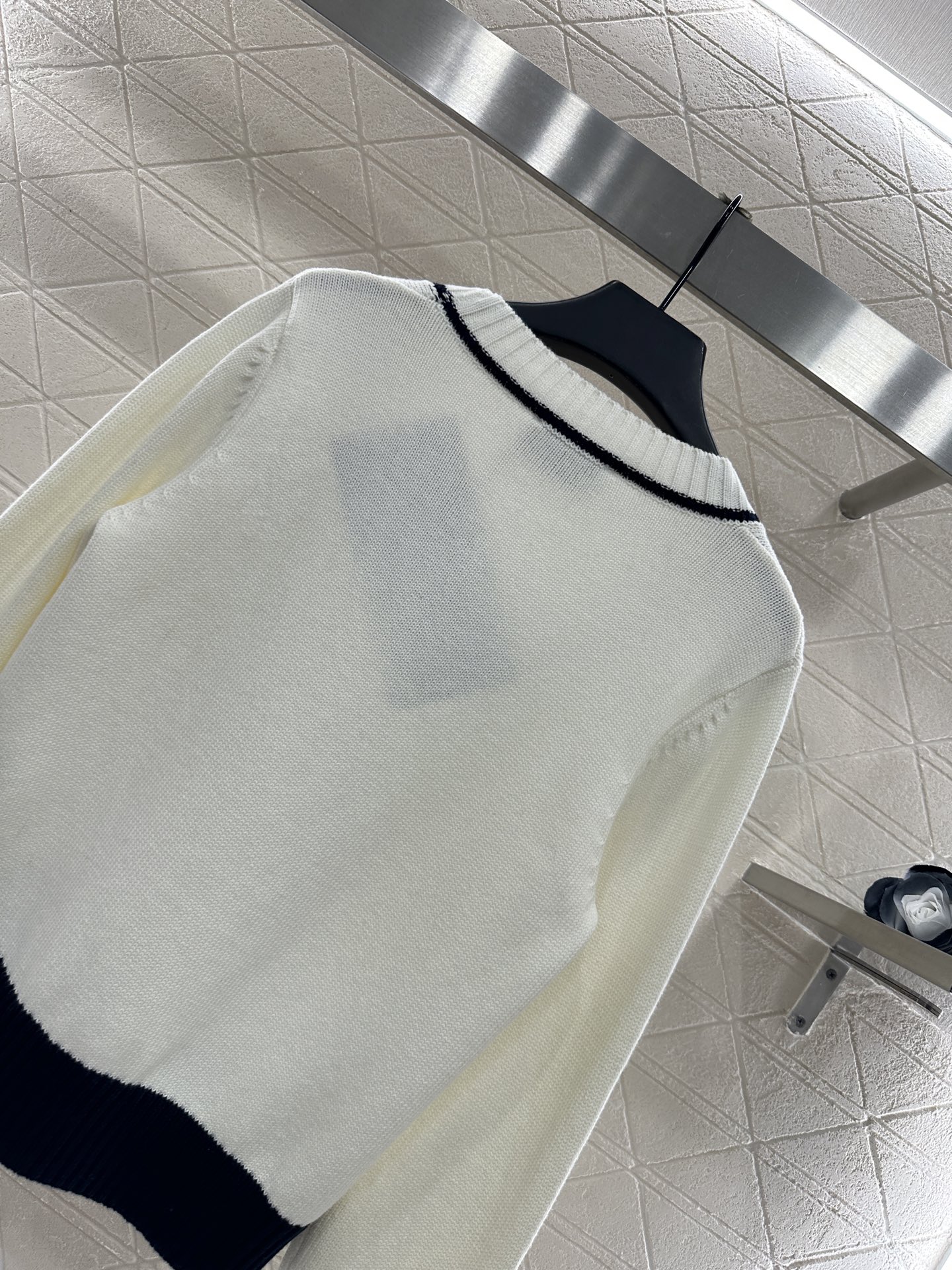 ♥Prad*♥2025新品上架 包边撞色针织开衫定制YB全棉纱线织造，质感细腻，穿搭舒适，V领针织开衫版